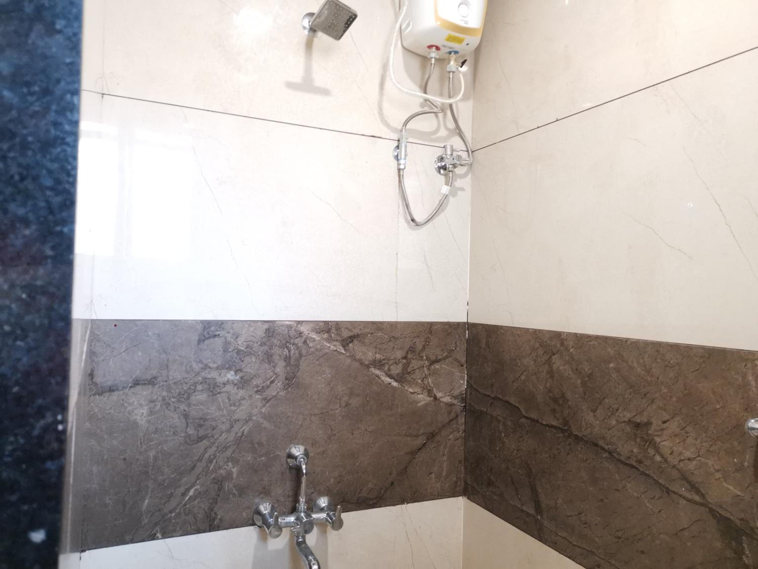 Premium Quadruple Room - Photo 10