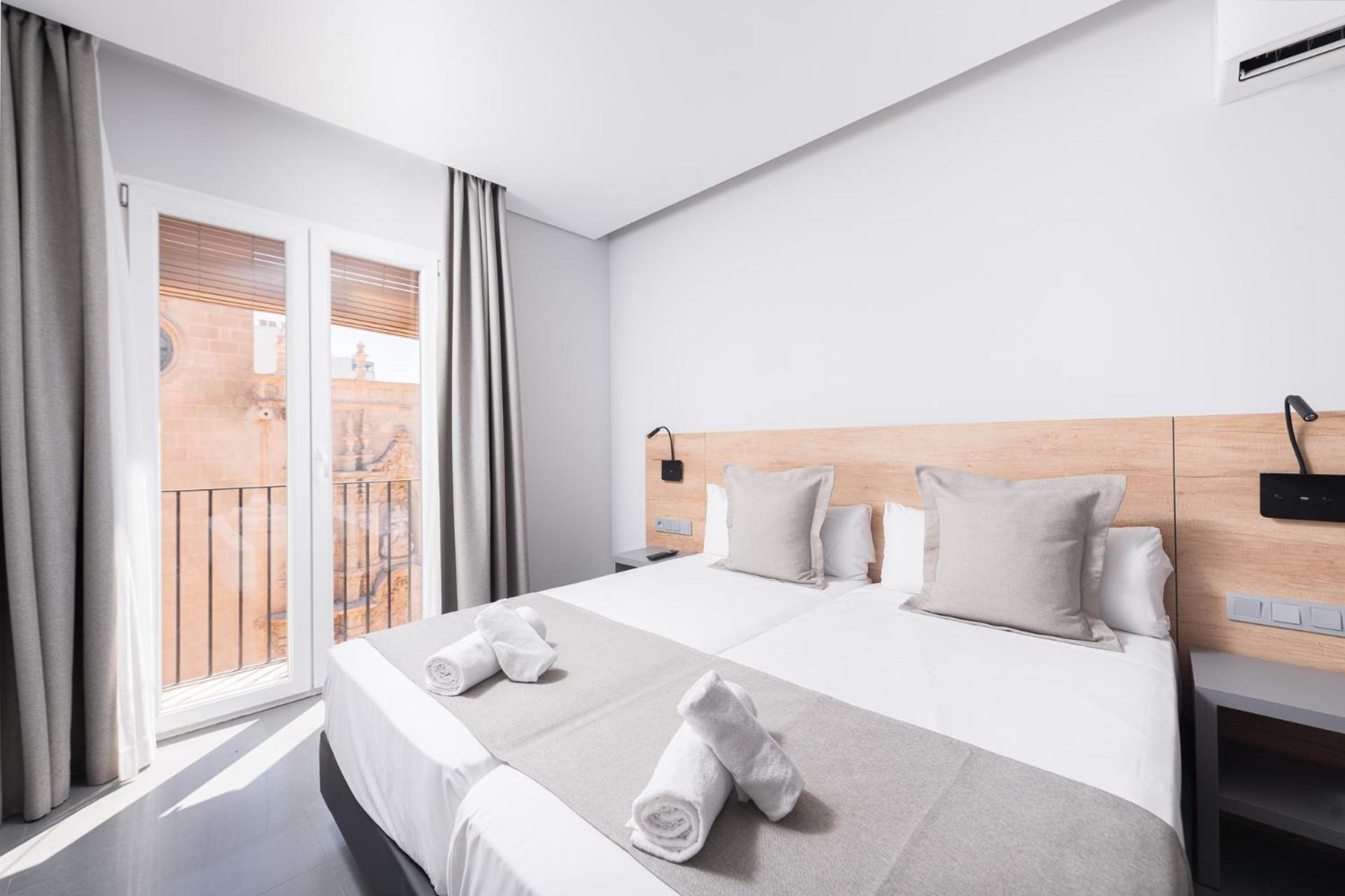 Superior Double or Twin Room - Photo 12