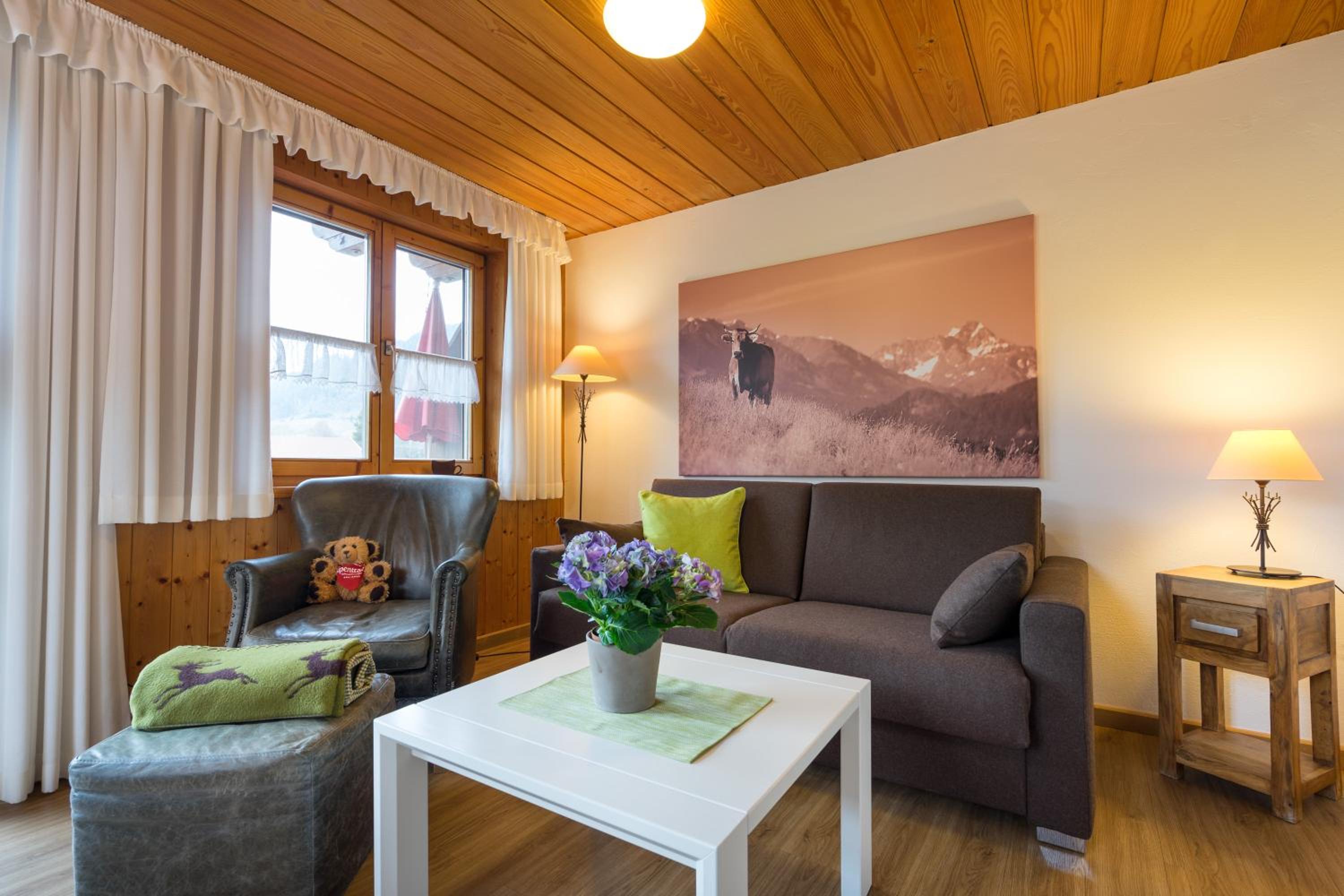 One-Bedroom Apartment with Balcony photo 1
