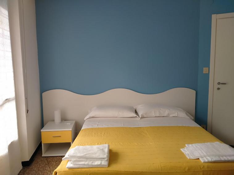 Double Or Twin Room With Shared Bathroom photo 2