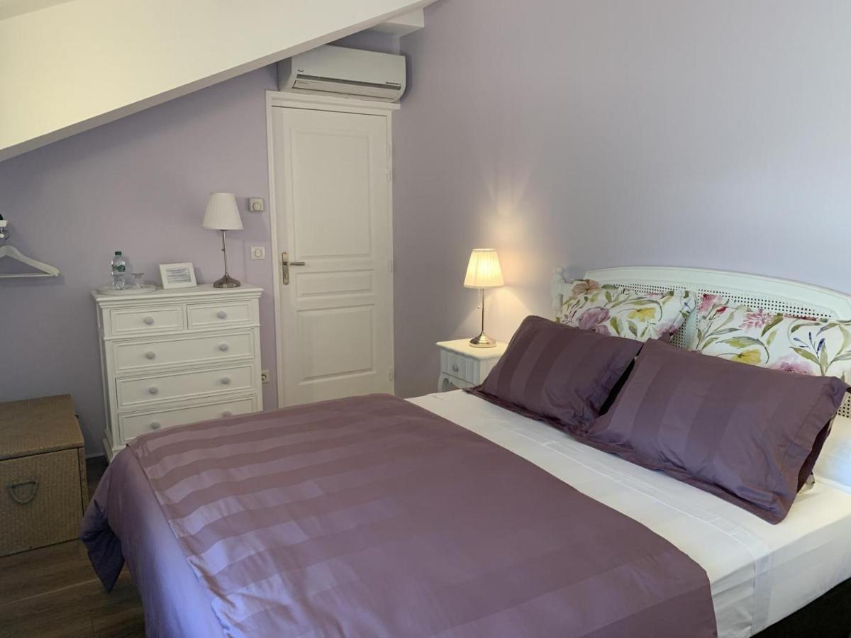 Deluxe Room 2 photo 2
