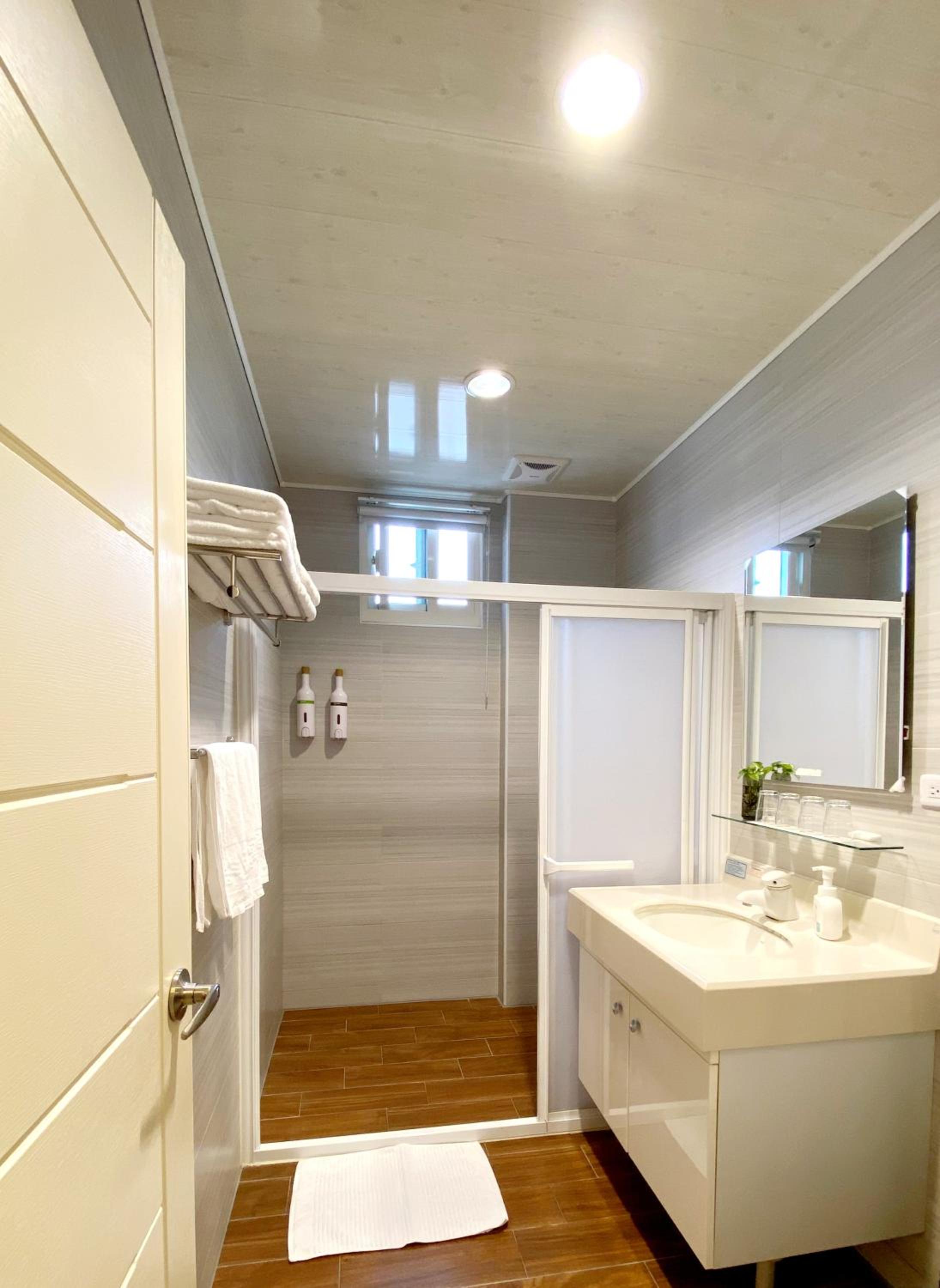 Quadruple Room with Shower photo 3
