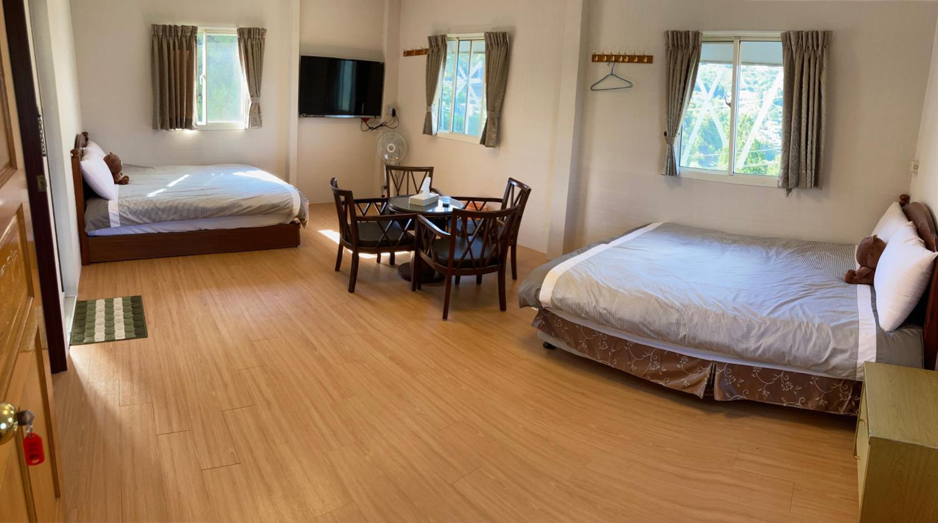 Quadruple Room with Mountain View photo 1