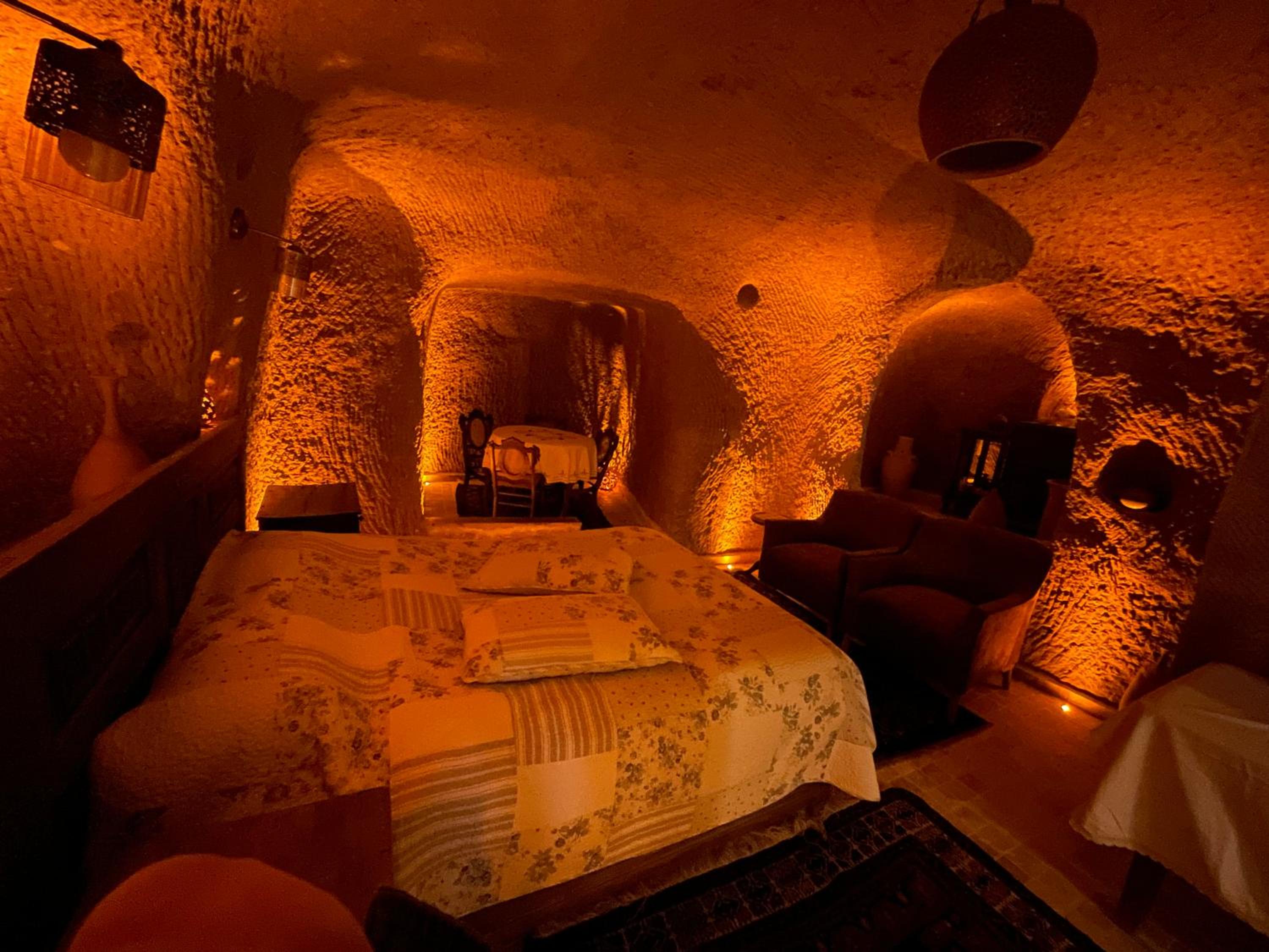 Cave Family Room photo 2