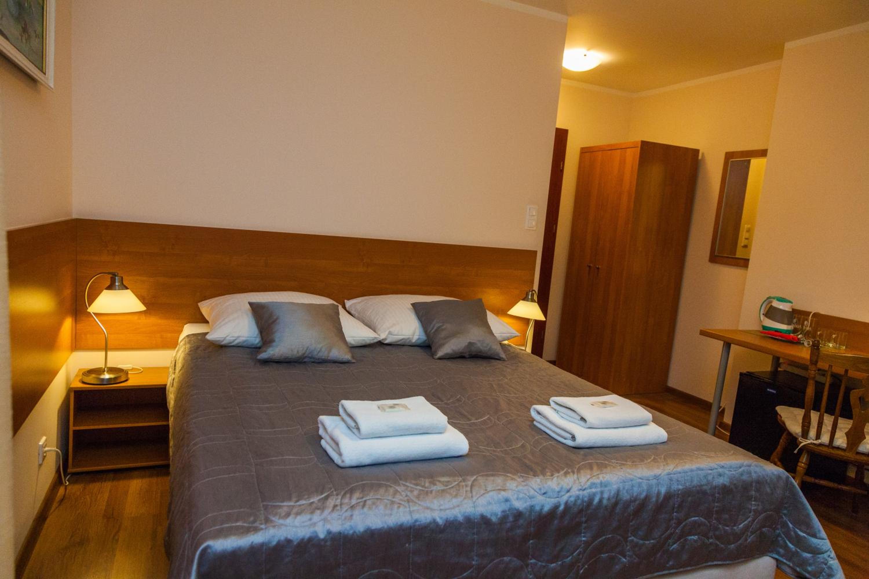 Standard Double or Twin Room - Photo 1