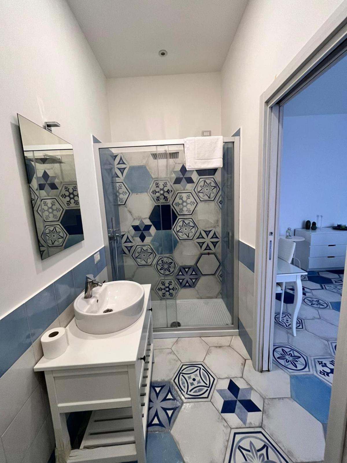 Double Room with Sea View photo 2