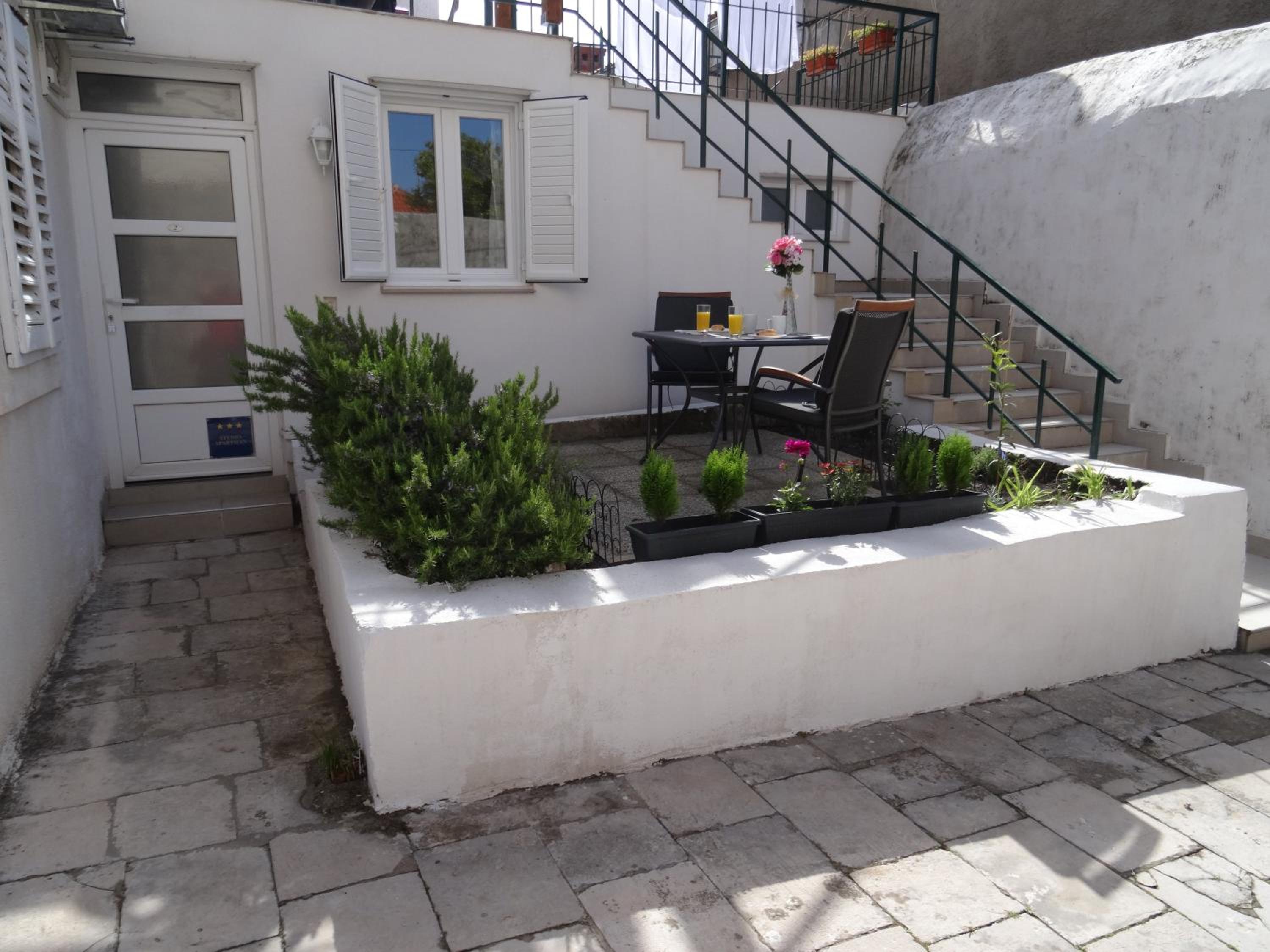 Studio Apartment with Patio