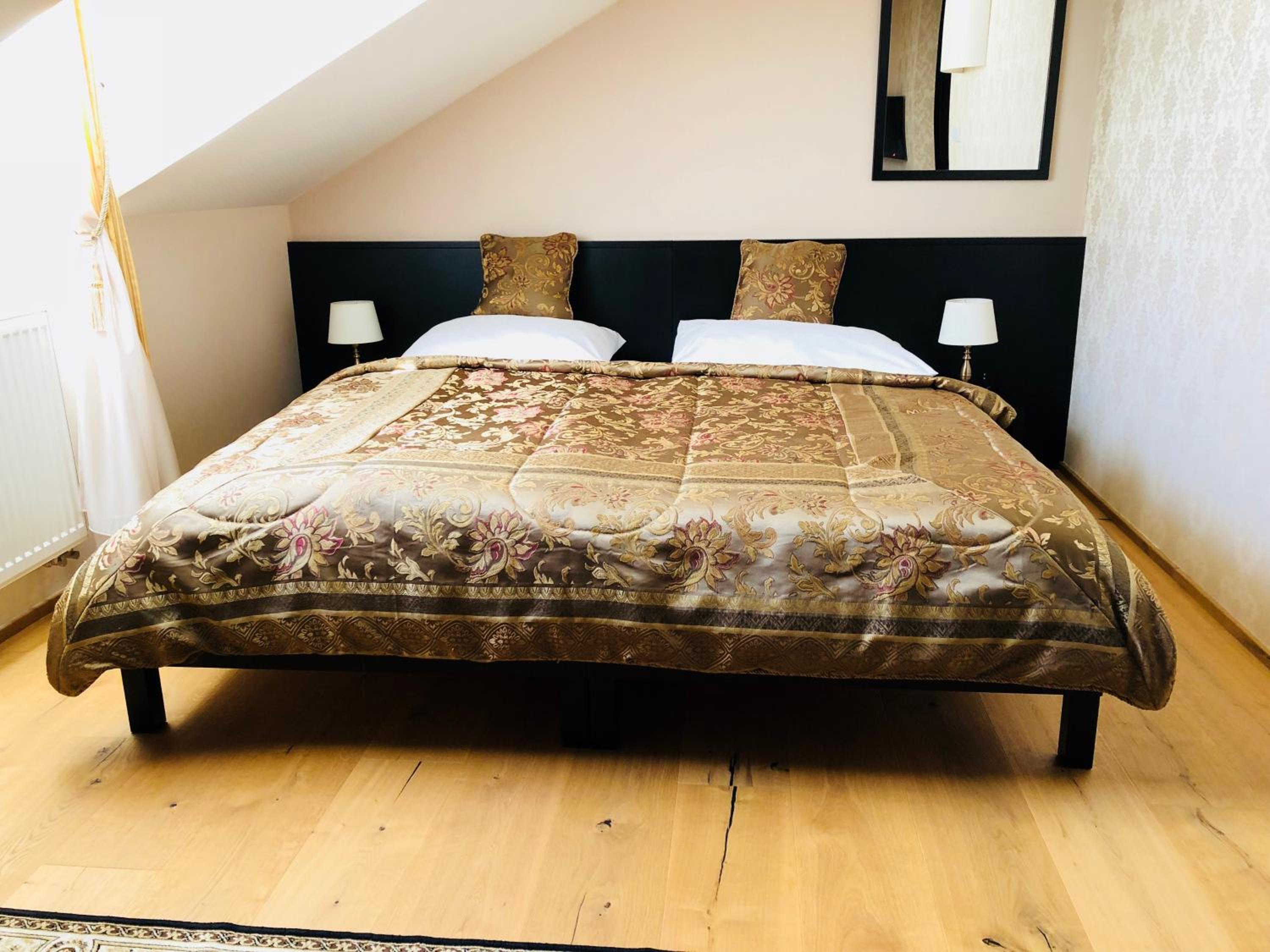 Twin Room - Photo 4