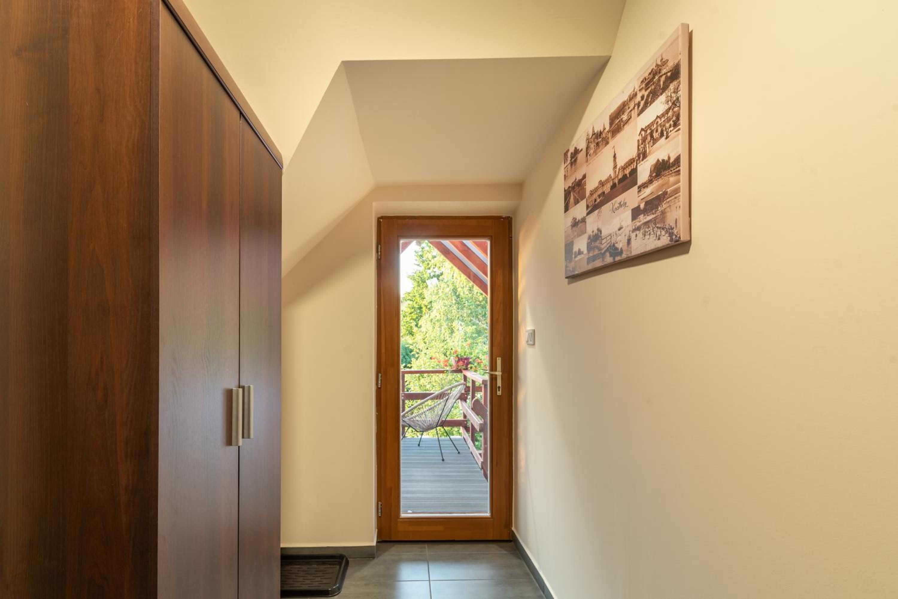 One-Bedroom Apartment - Photo 9