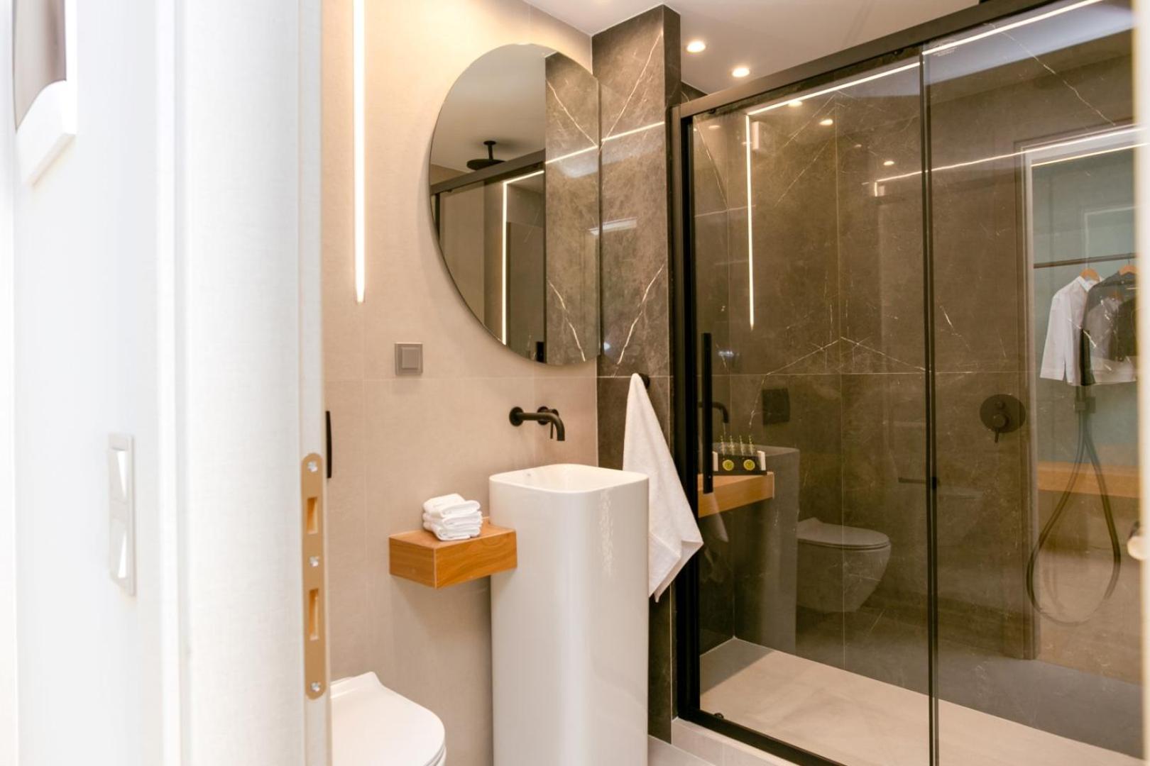 Suite with Sea View - Photo 9