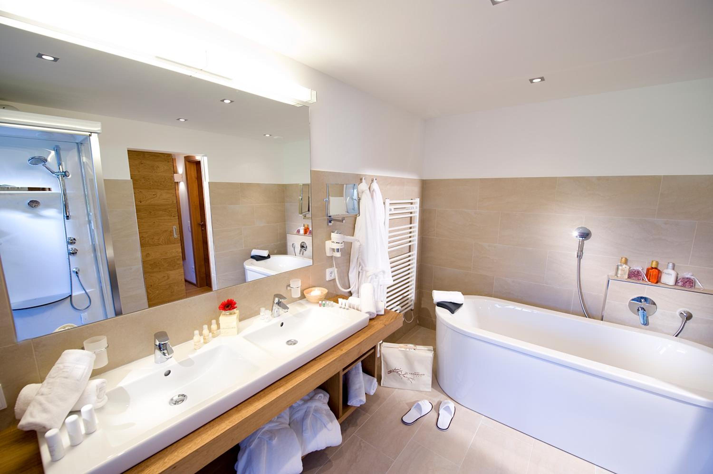 Deluxe Suite - Photo 3
