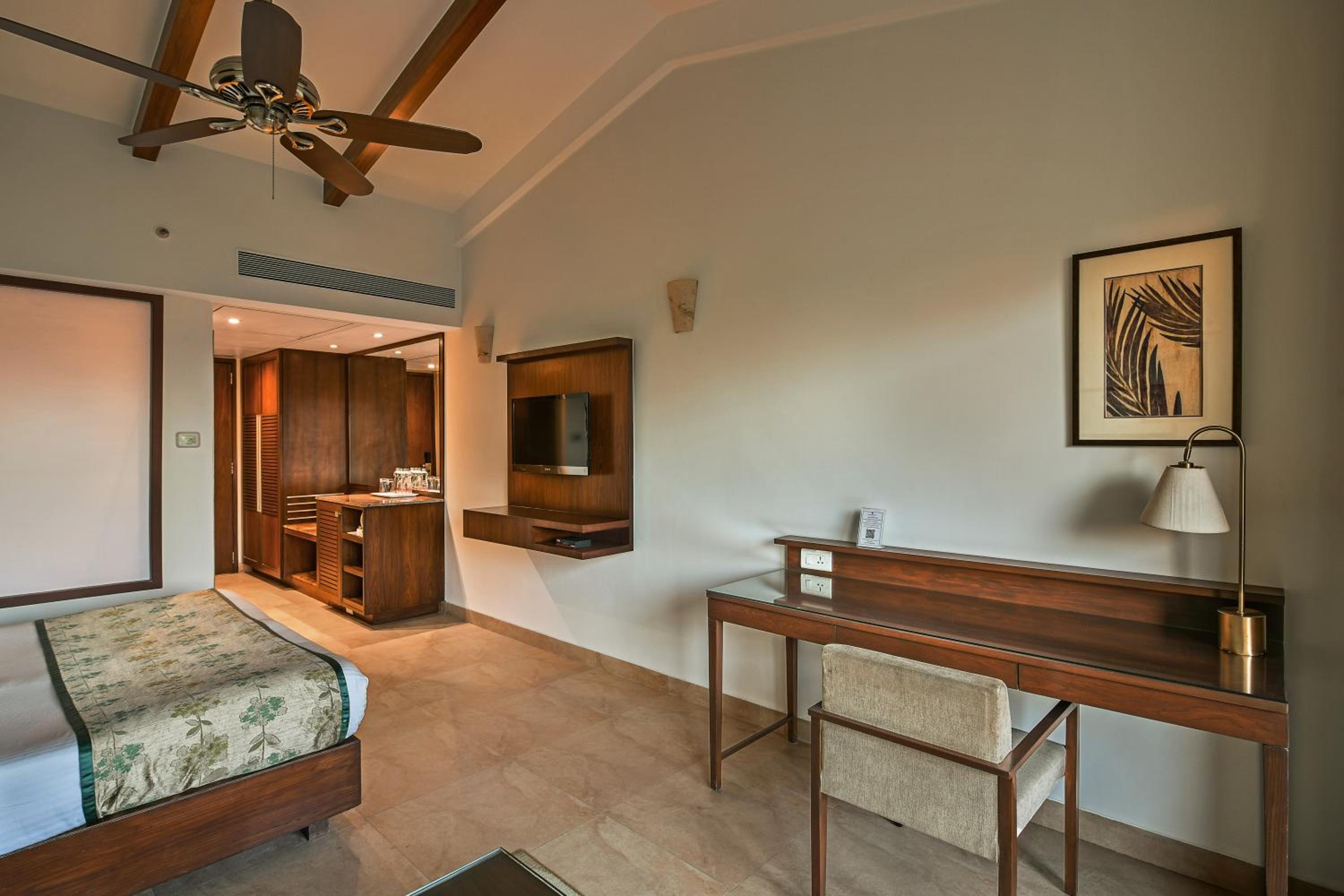 Classic Premium King with 20% off on Session on Spa , Food & Beverages and complimentary Access to Water Park Rides - Photo 14