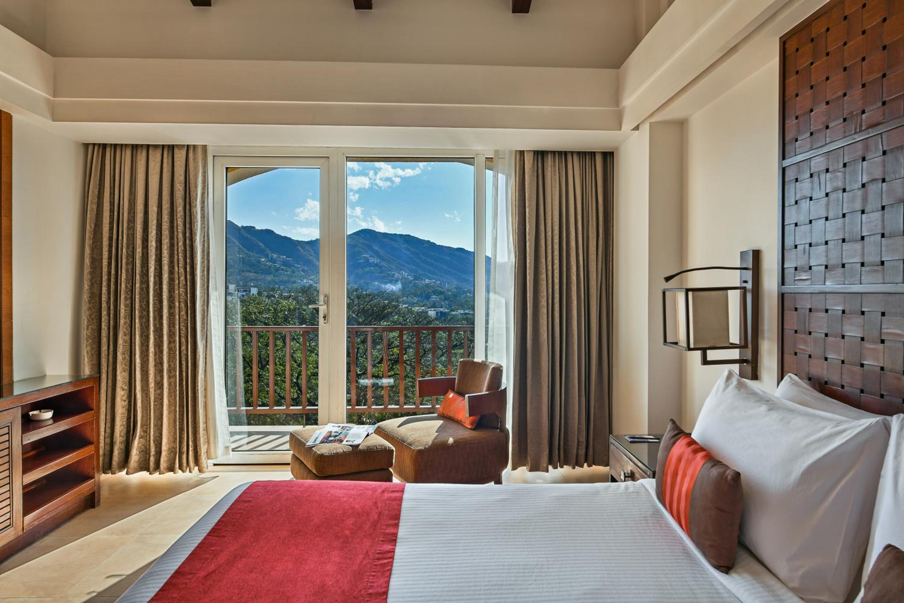 Classic Suite with 20% off on Session on Spa , Food & Beverages and complimentary Access to Water Park Rides - Photo 12
