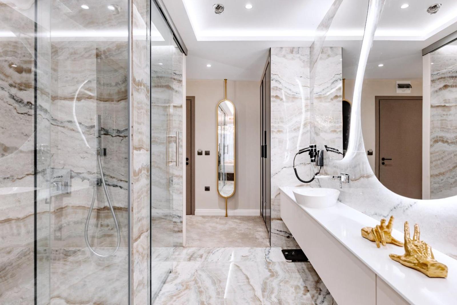 Presidential Suite - Anex Building and Free Airport Shuttle photo 2