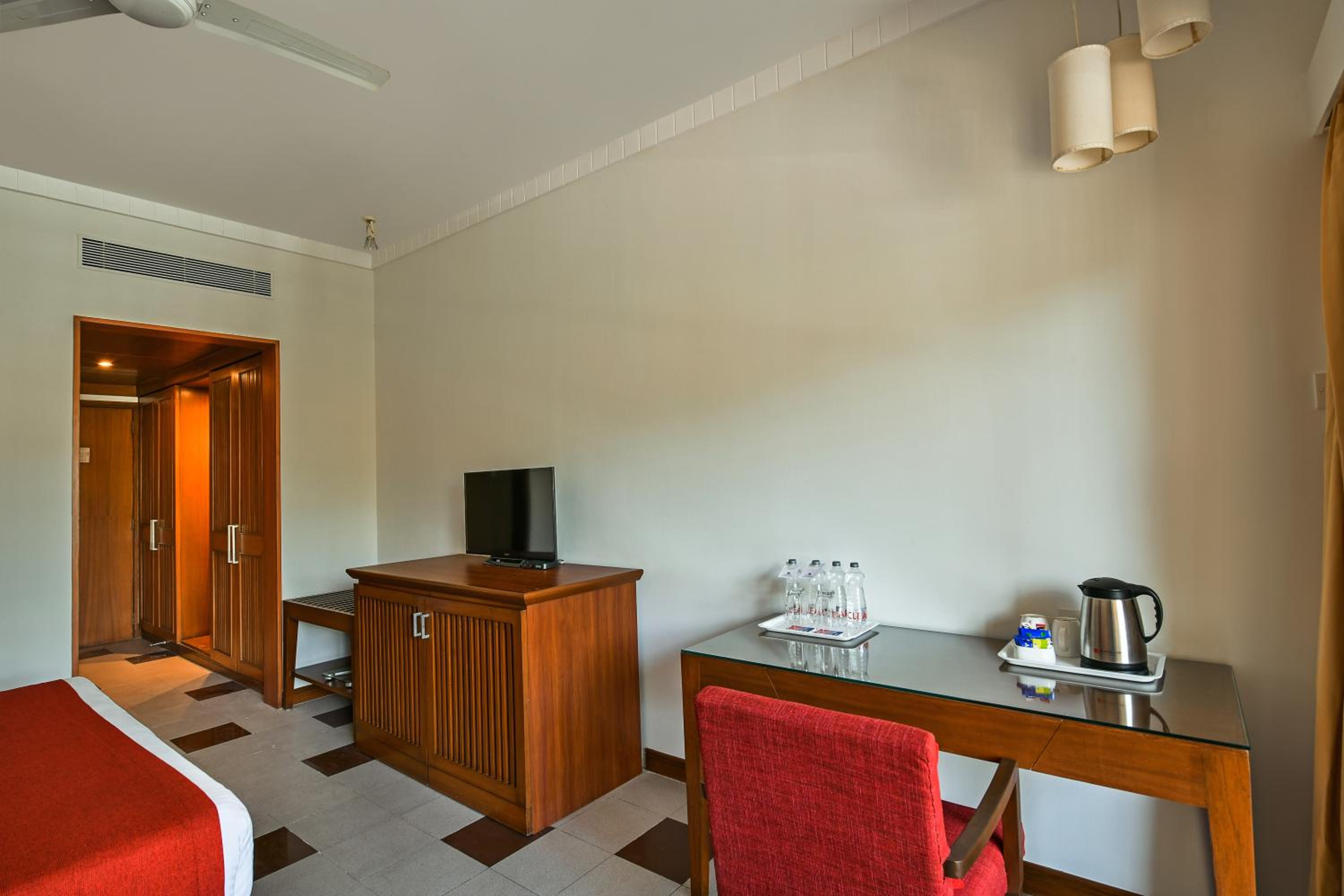 Deluxe King with 20% off on Session on Spa , Food & Beverages and complimentary Access to Water Park Rides - Photo 3