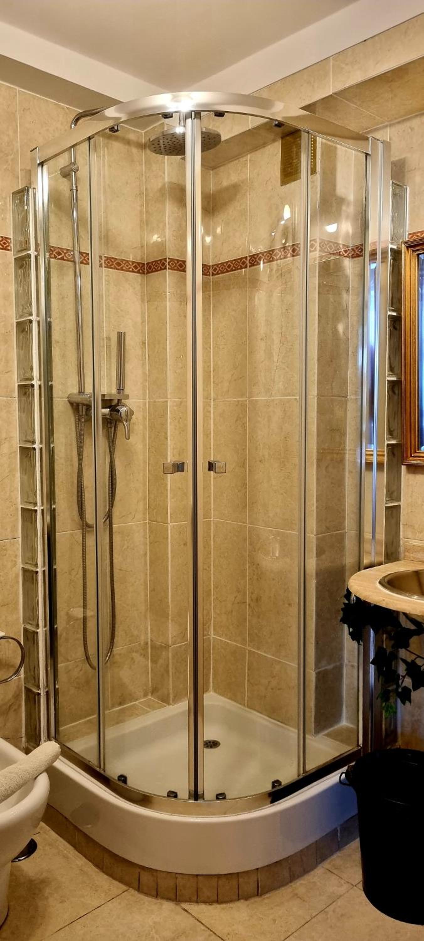 Deluxe Suite - Photo 7