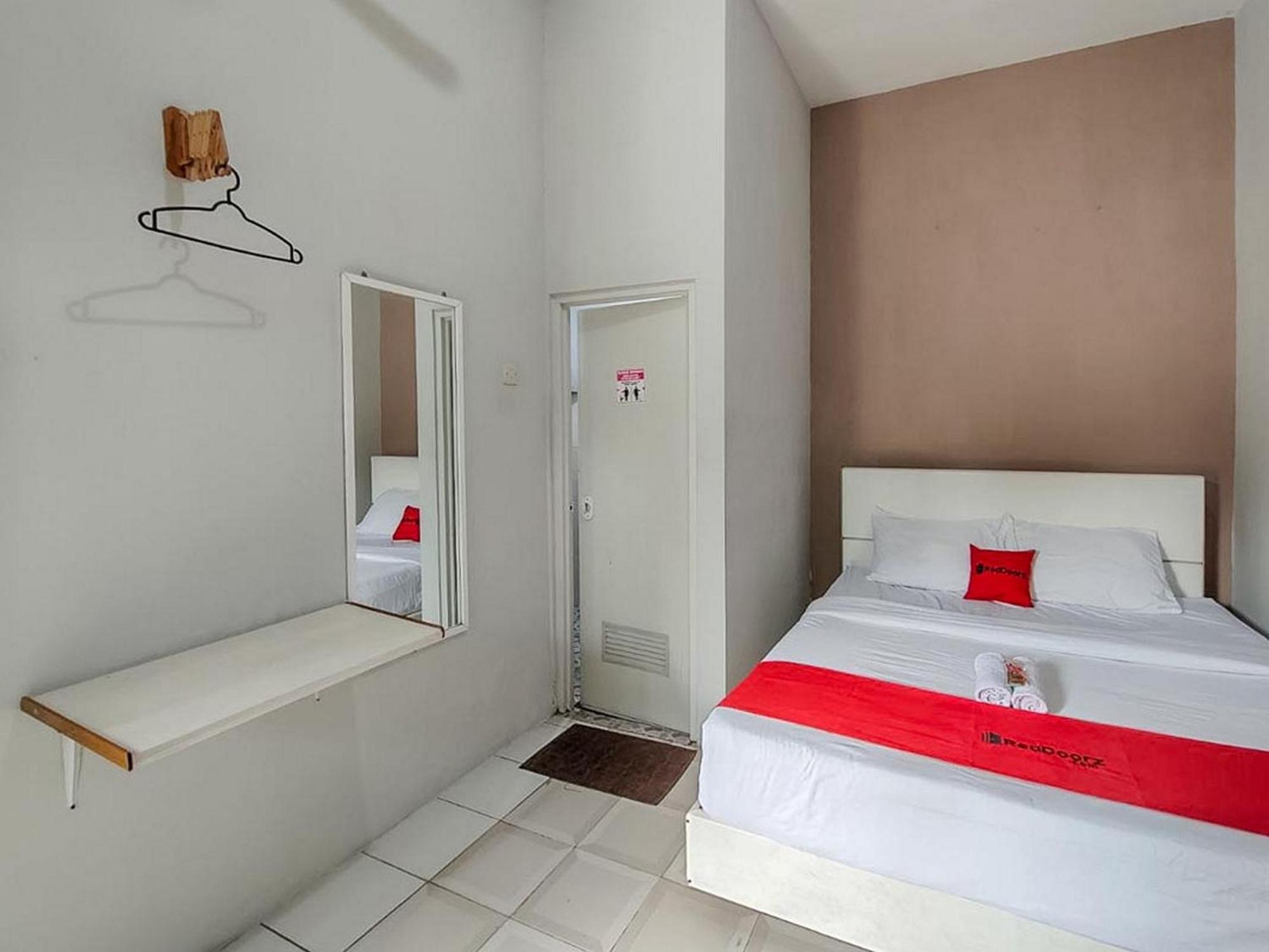Standard Double Room - Photo 5