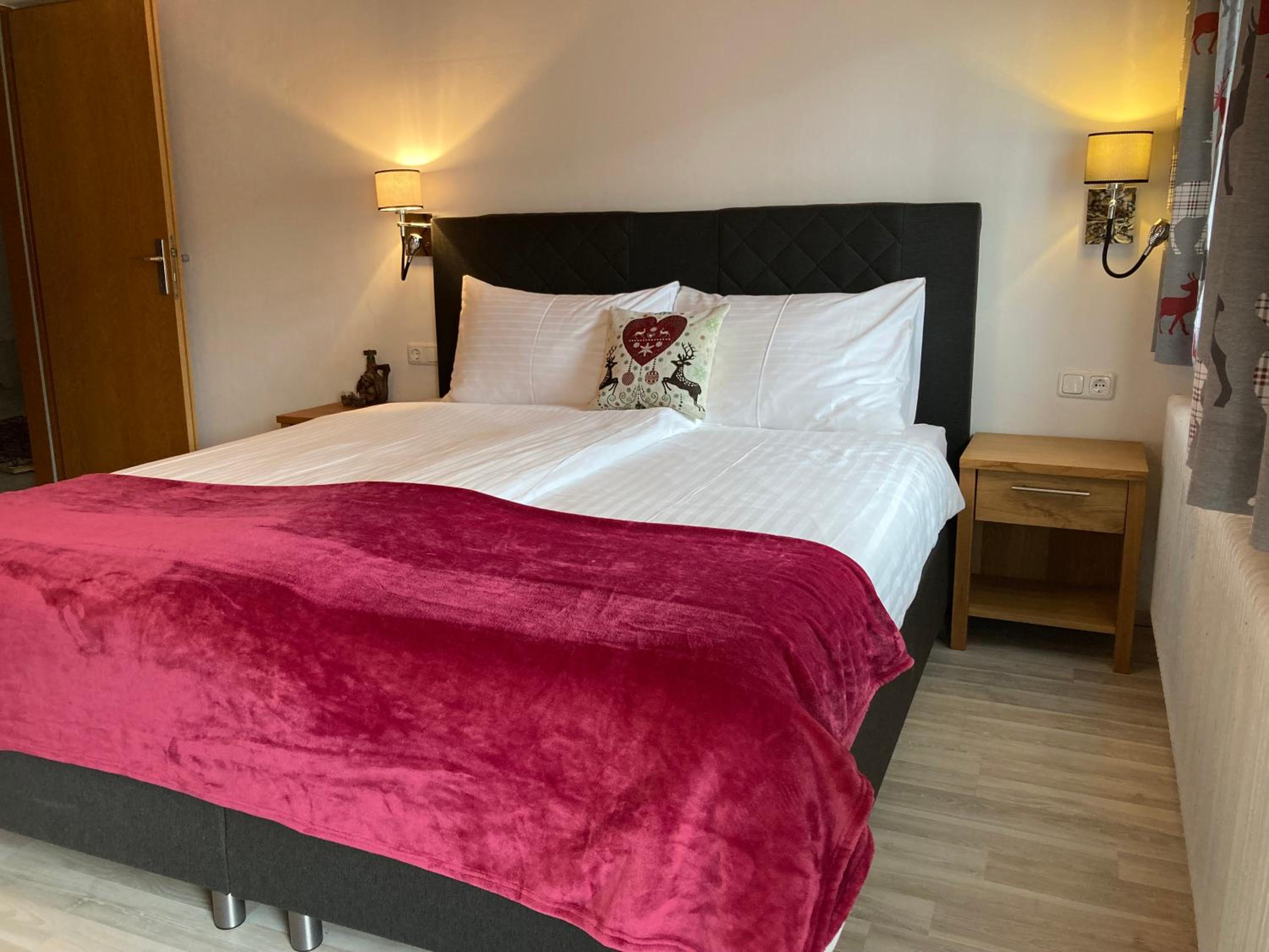 Double Room with Balcony - Photo 1