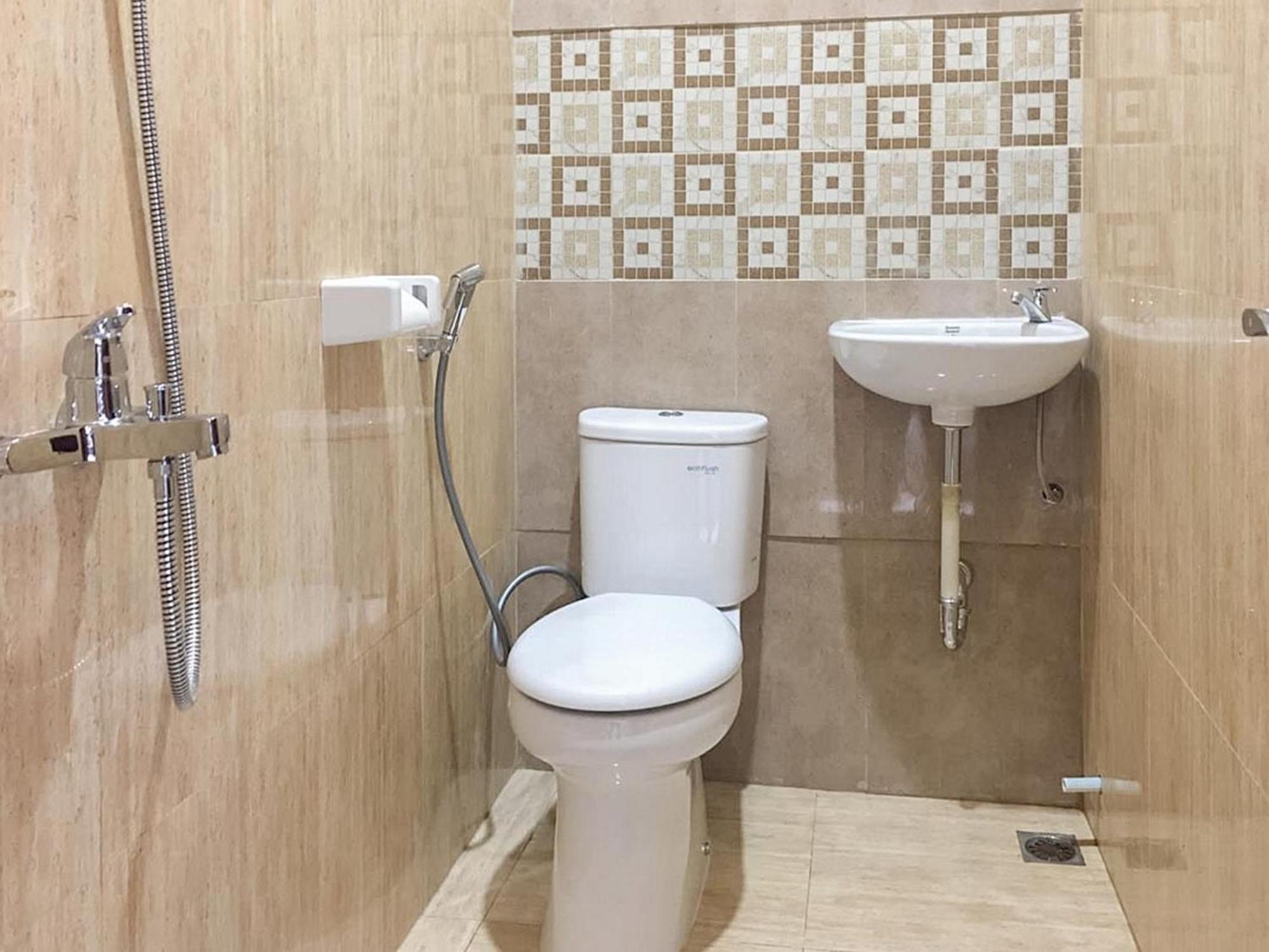 Standard Double Room - Photo 6