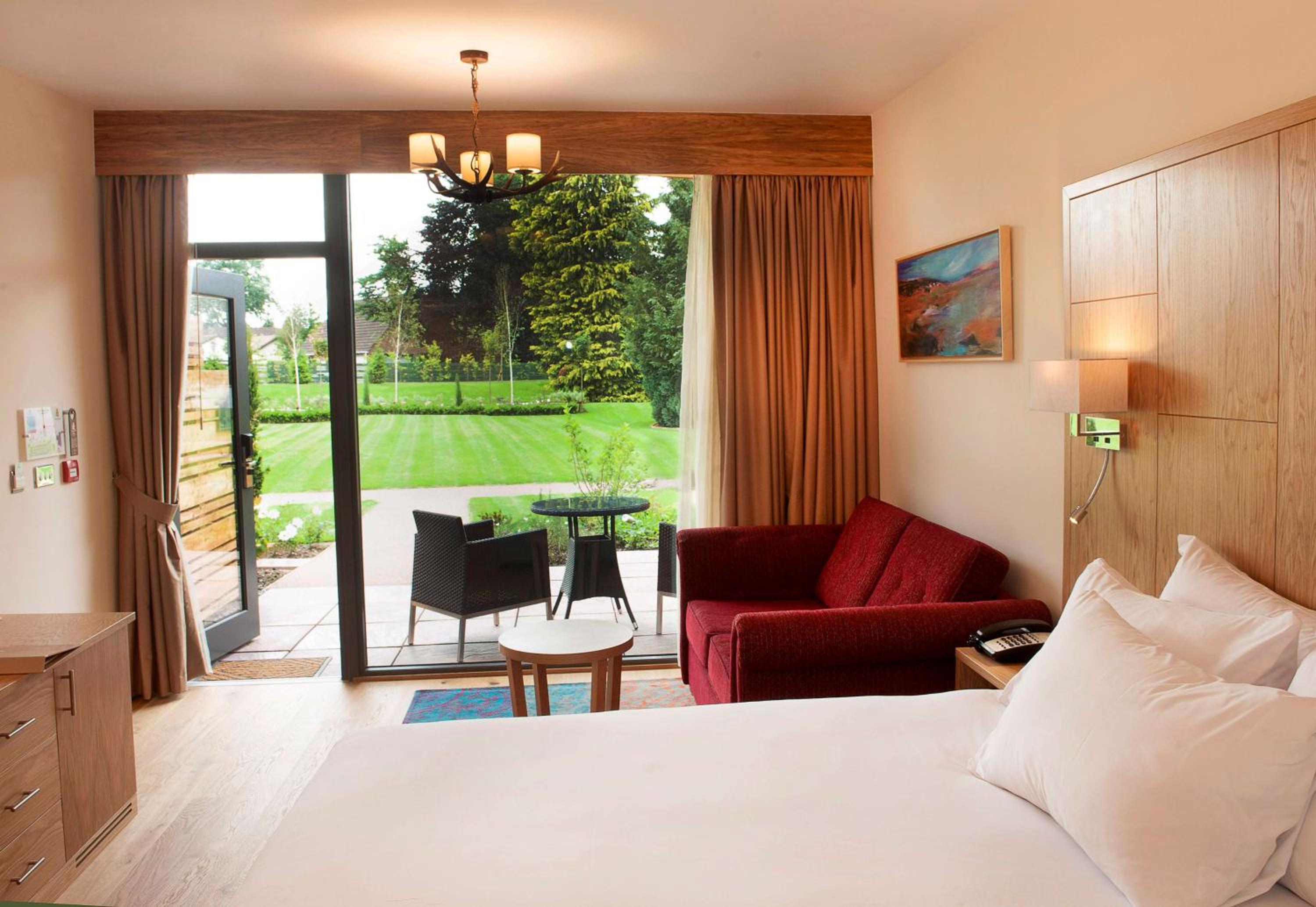 Superior King Room with Private Patio - Photo 2