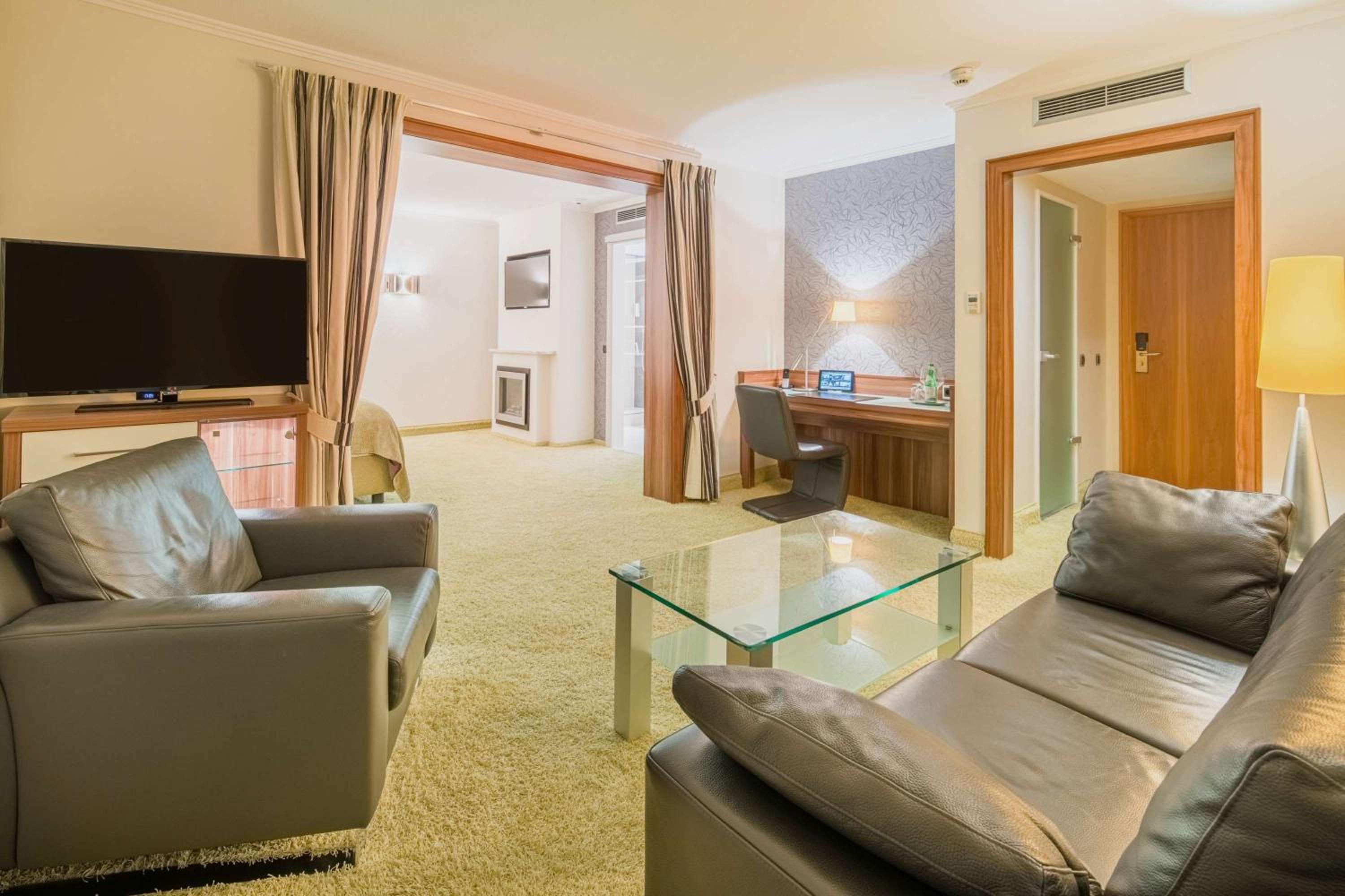 Deluxe Double Room with Double Bed photo 3