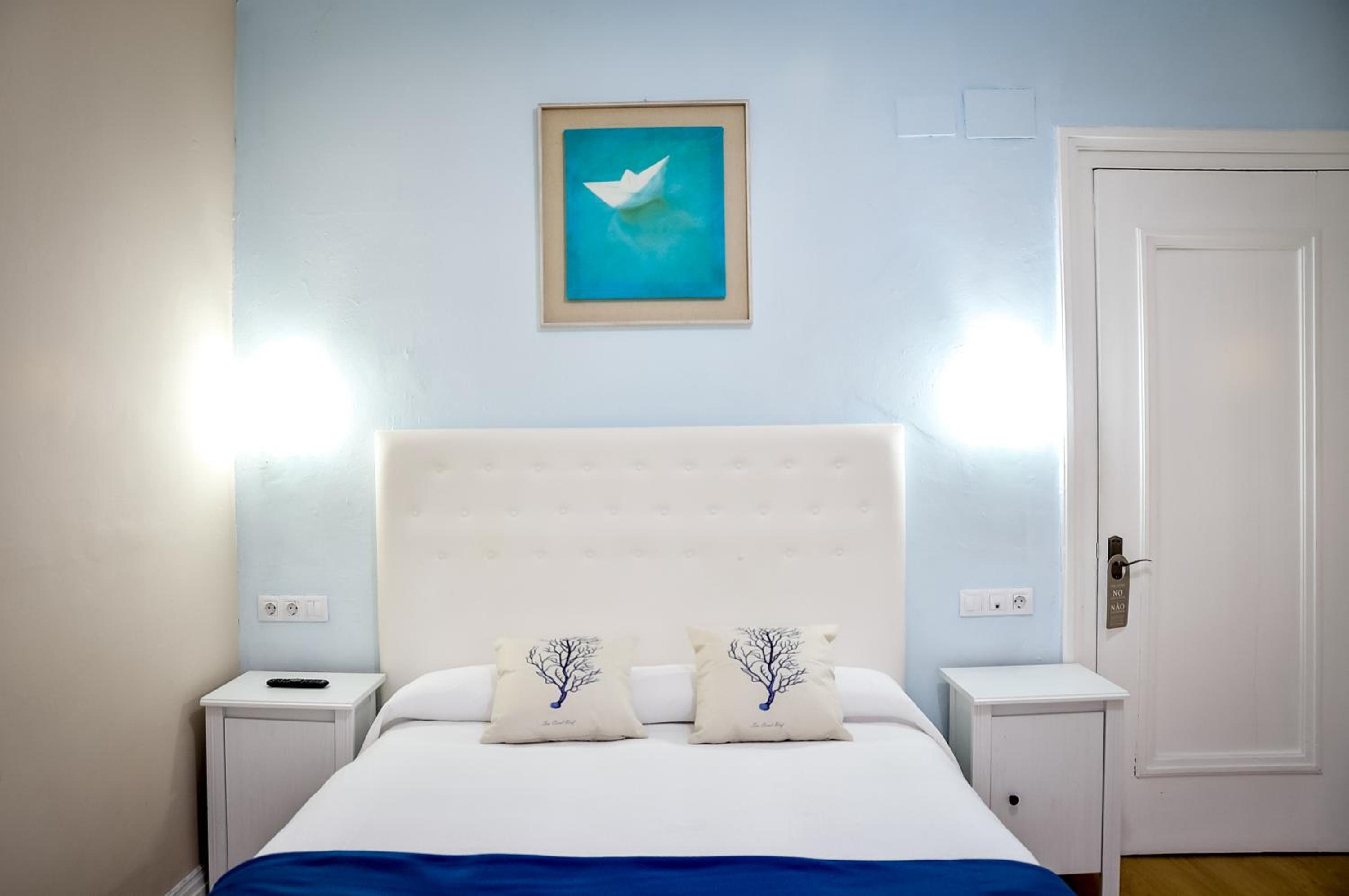 Double or Twin Room photo 3