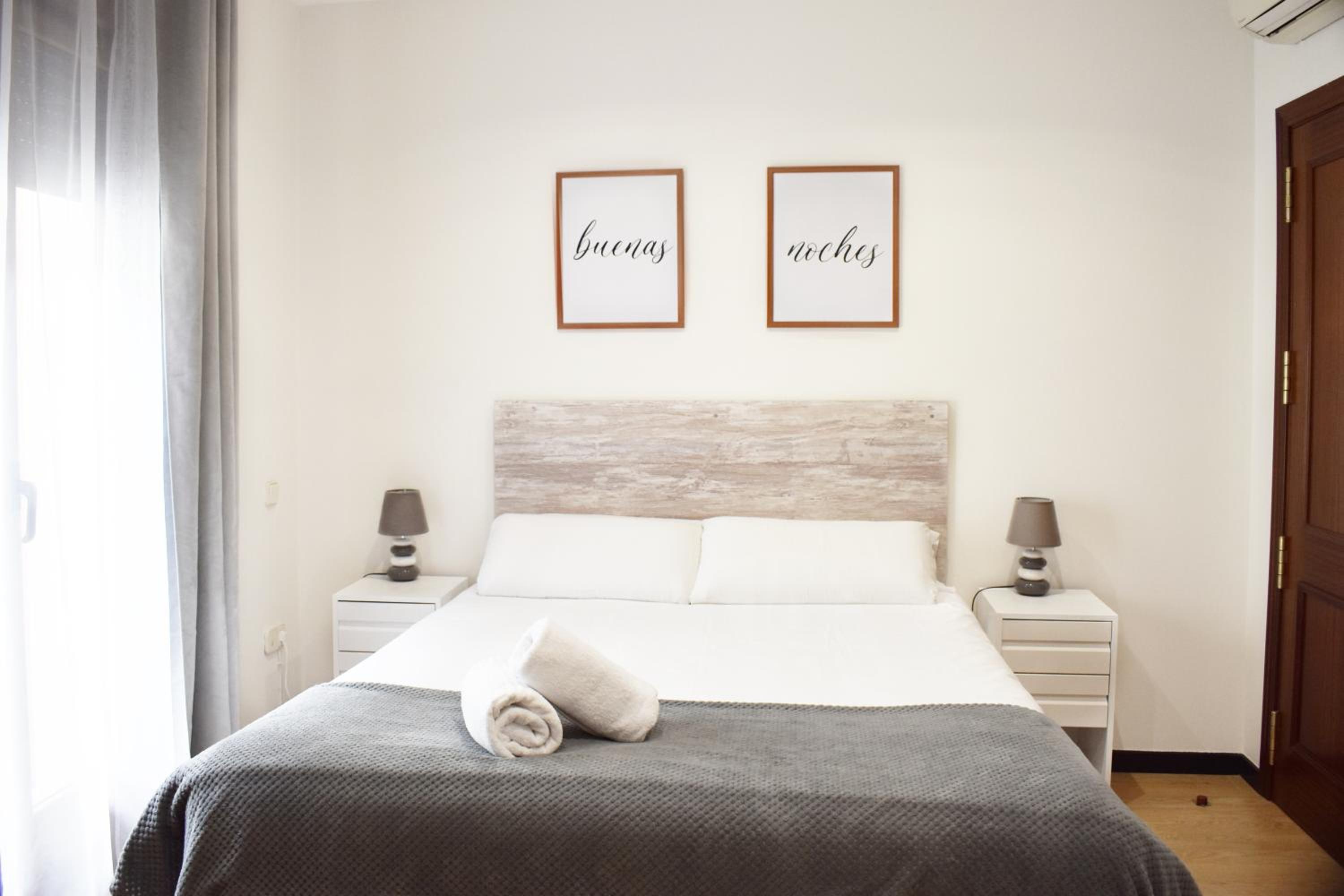 Double Room with Balcony - Photo 1