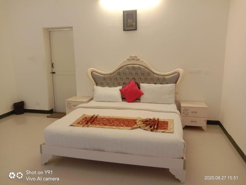Two-Bedroom Bungalow - Photo 1