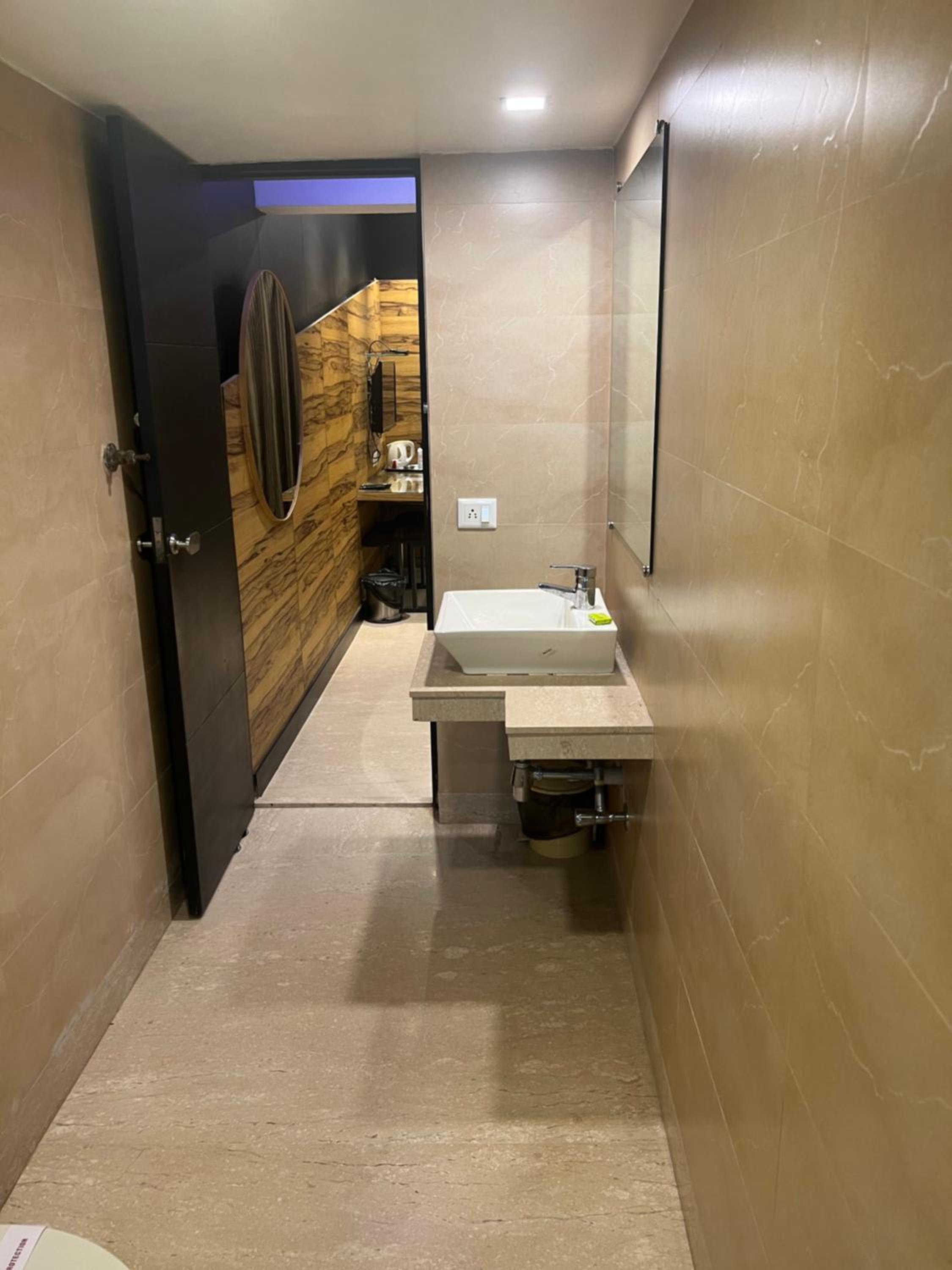 Suite - Photo 4