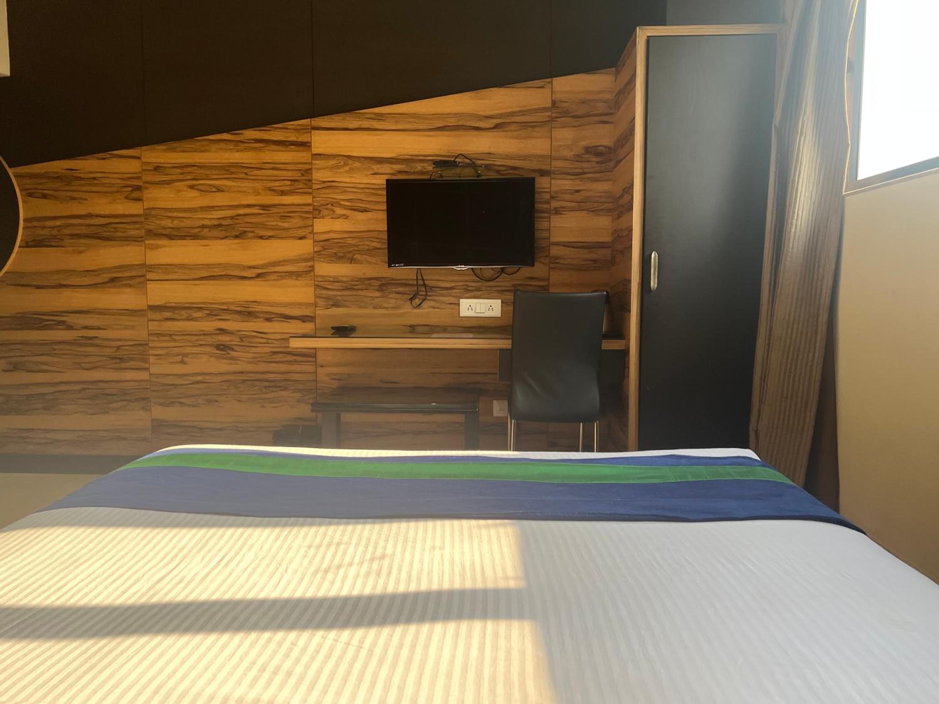Suite - Photo 8