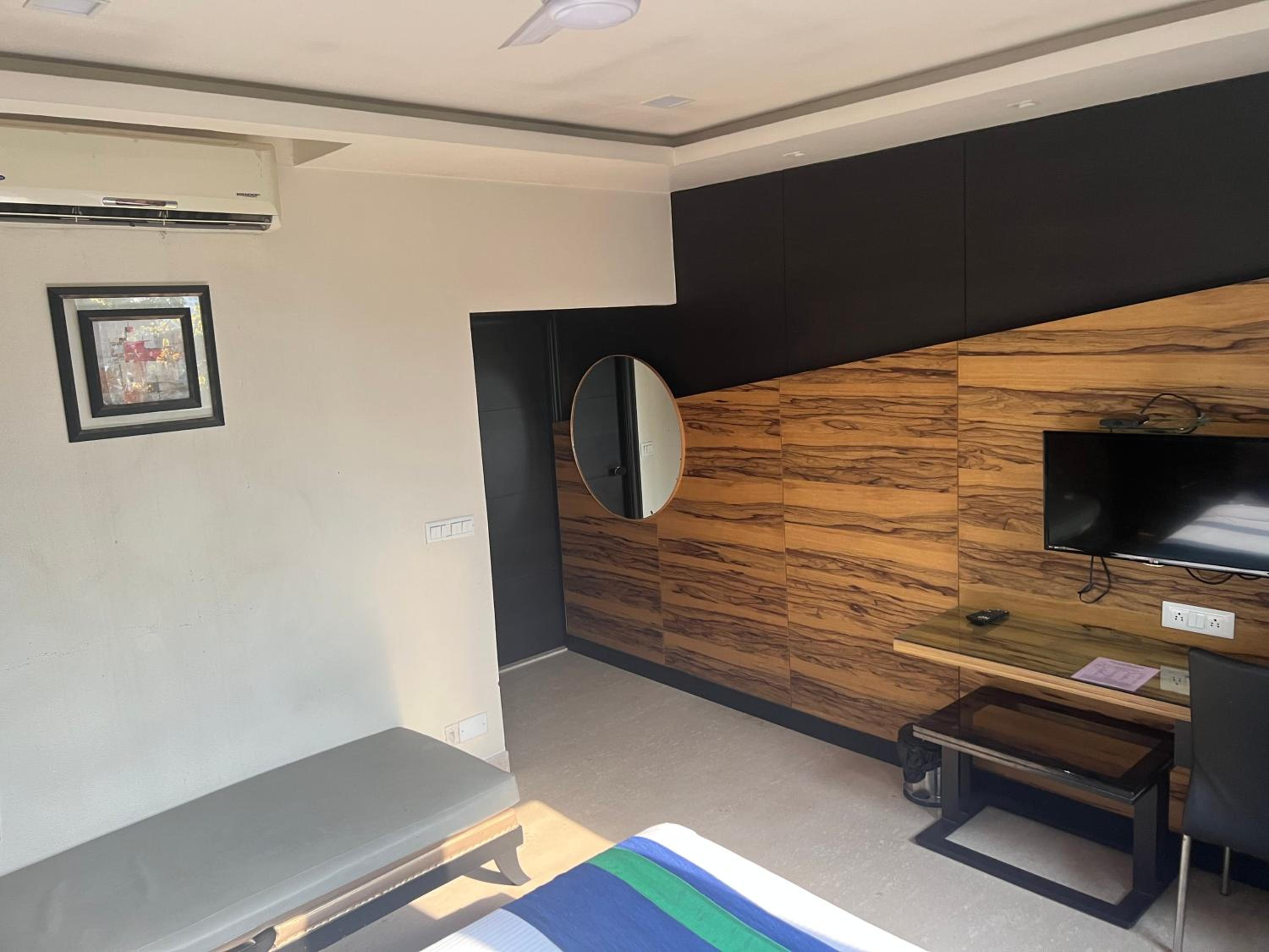 Suite - Photo 3