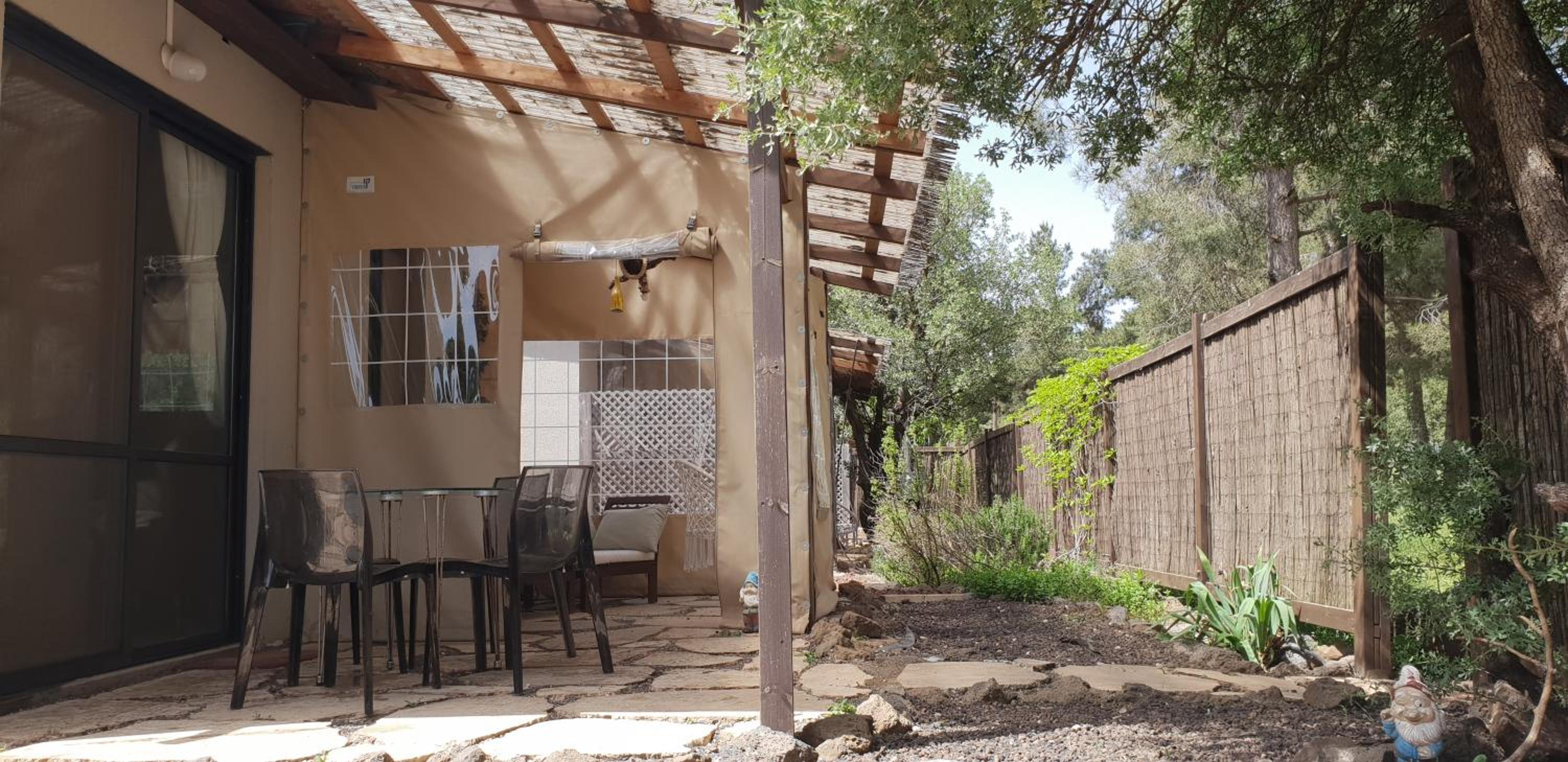 Family Room with Garden View - Photo 12