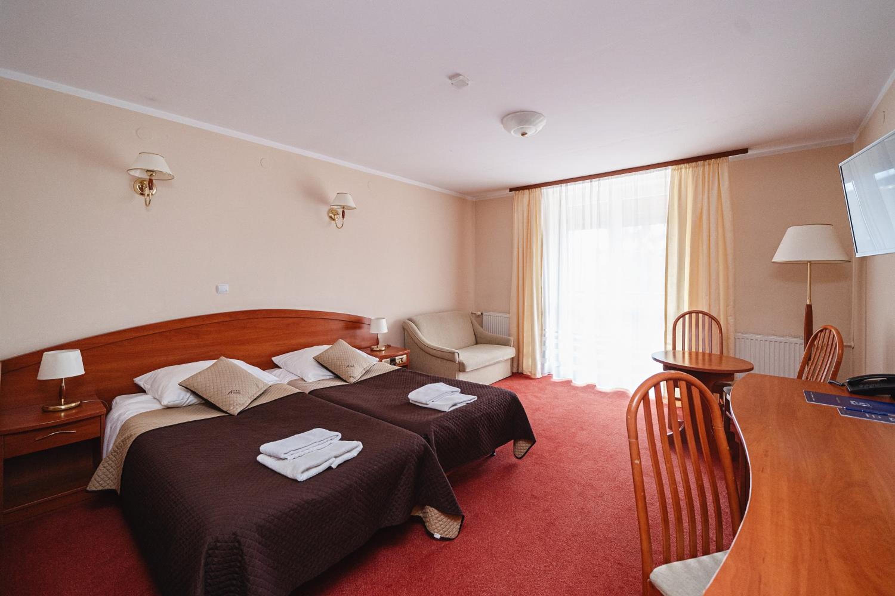Twin Room - no passage to Zakopane baths