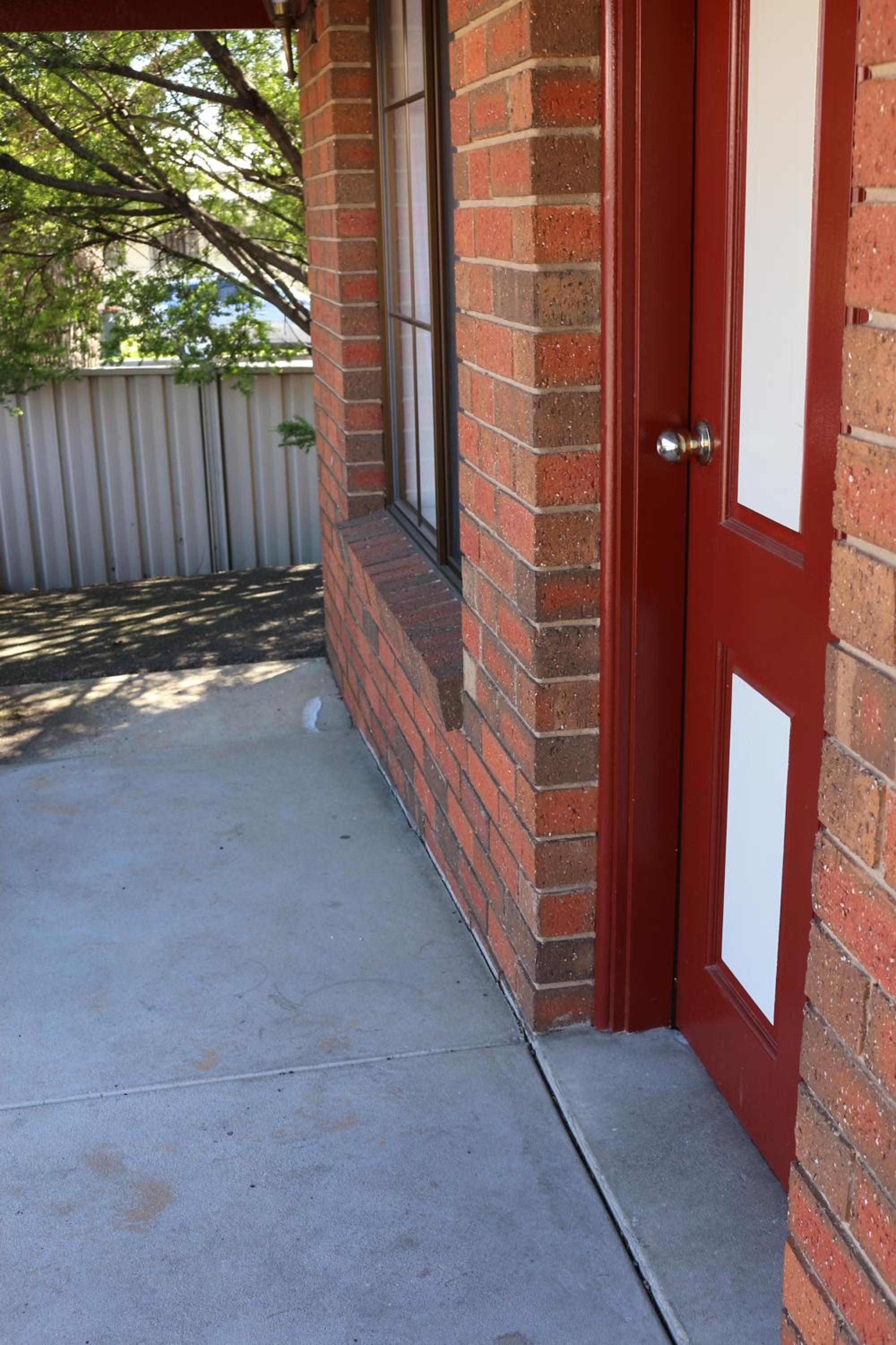 Twin Room - Disability Access photo 3