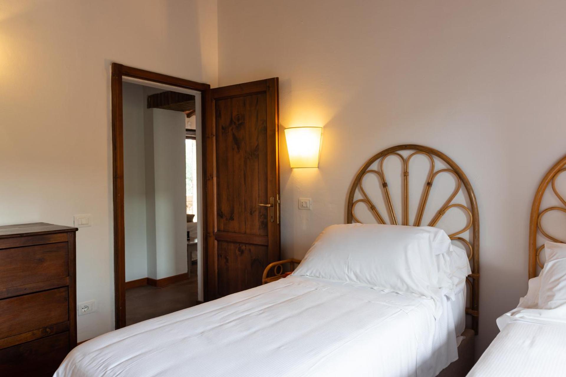 Three-Bedroom Apartment - Photo 10