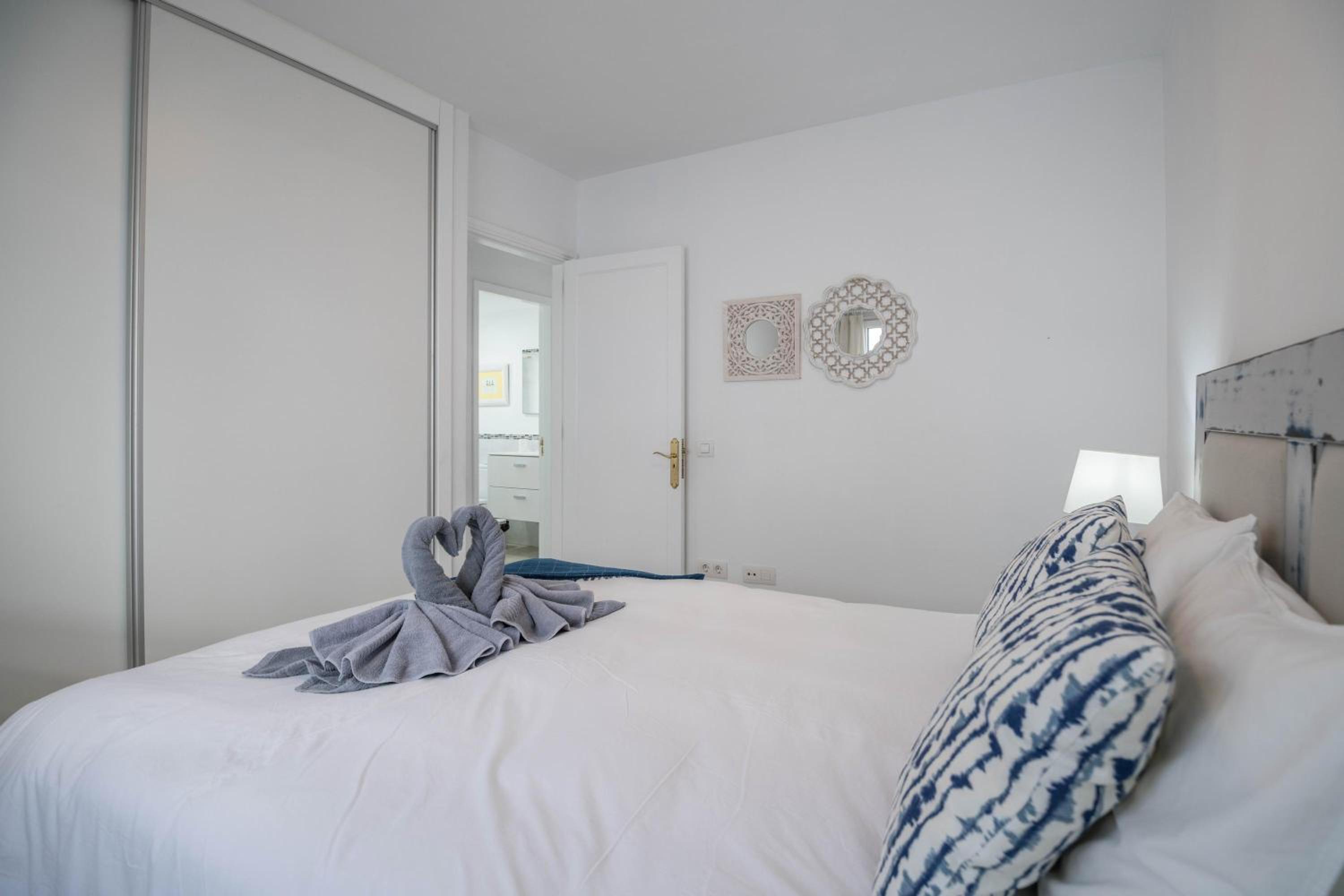 Two-Bedroom House - Photo 16