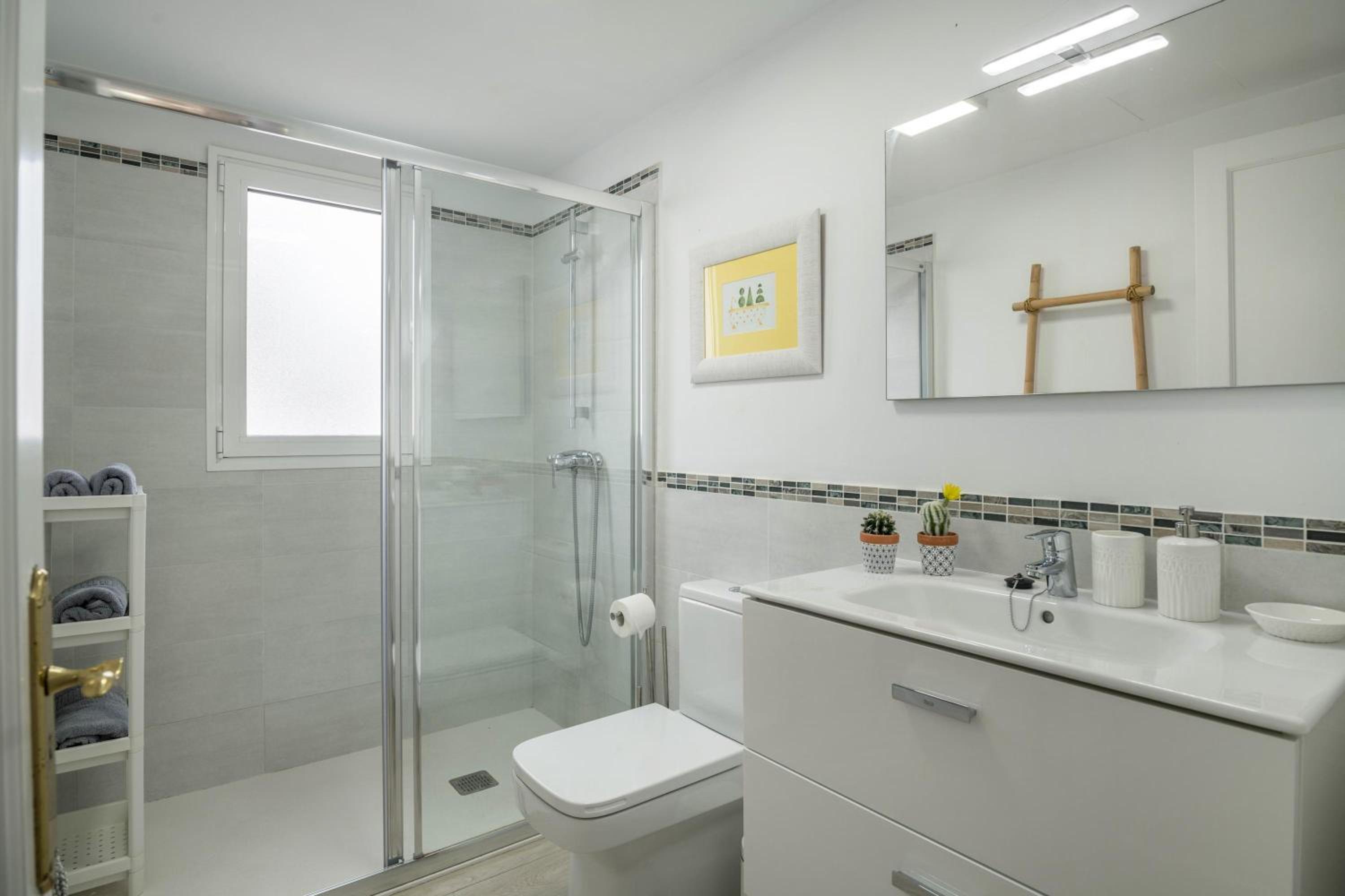 Two-Bedroom House - Photo 13