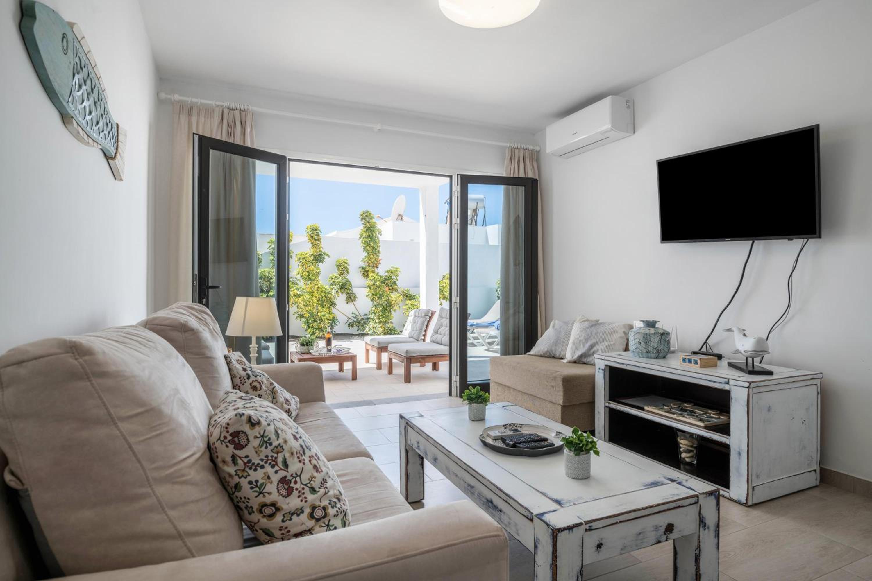 Two-Bedroom House - Photo 1
