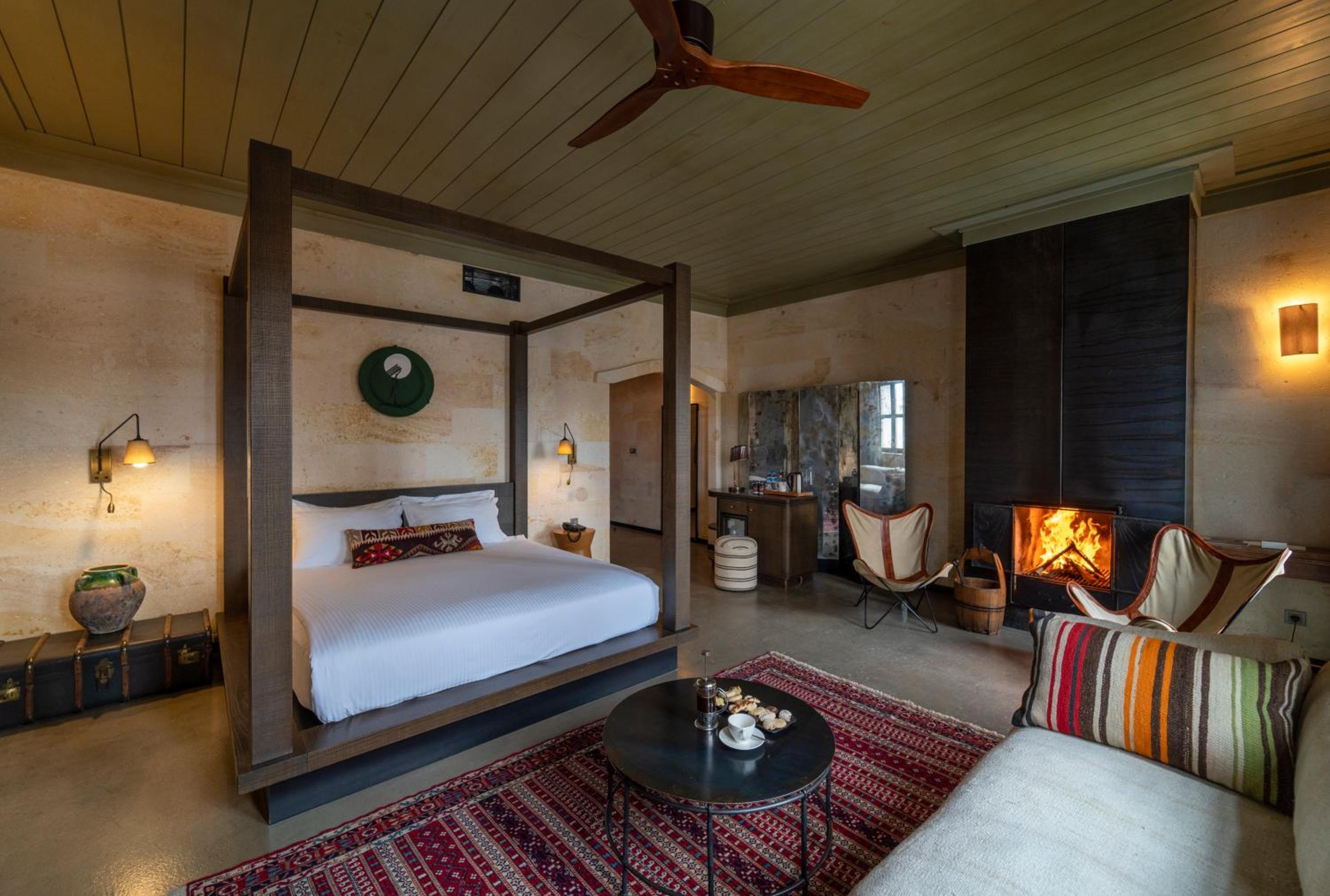 Suite with French Balcony - Photo 6