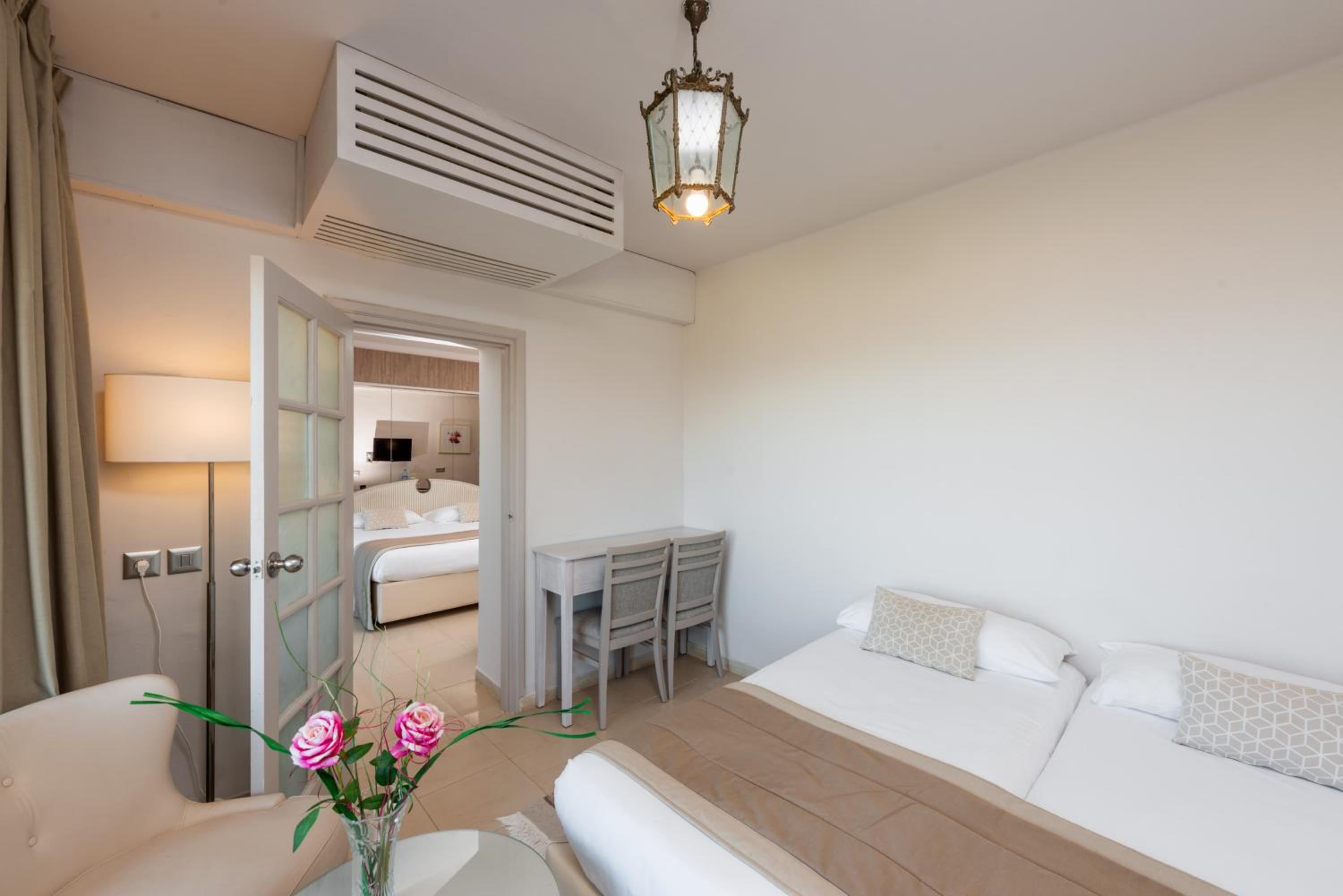 Junior Suite - Photo 1