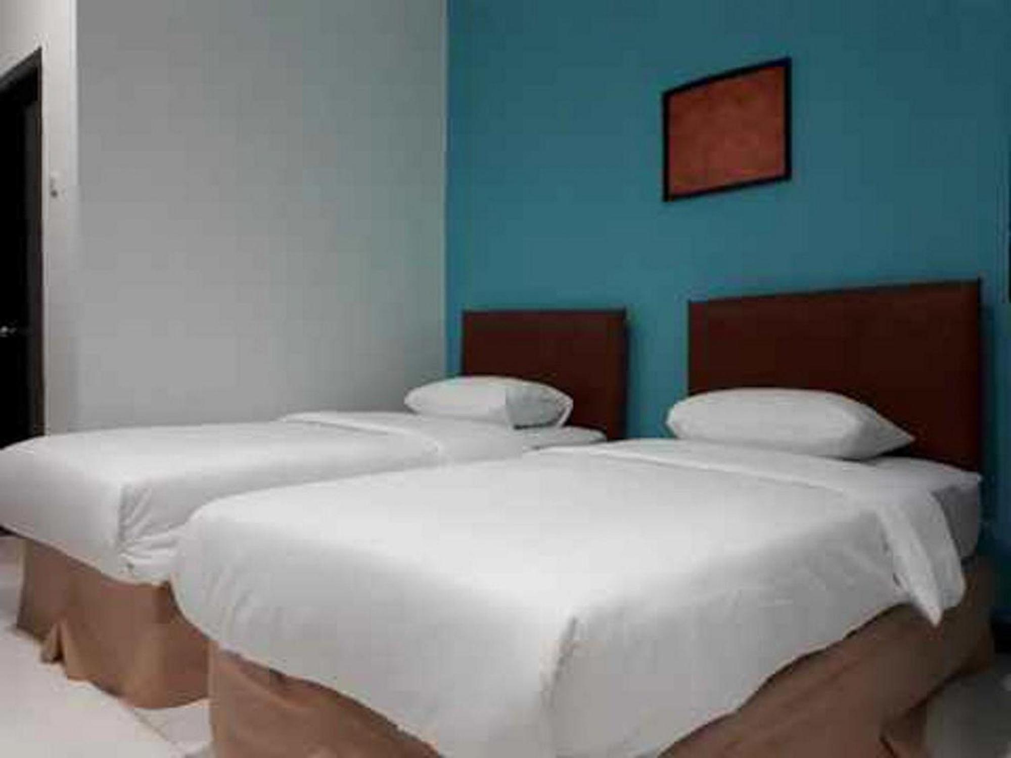 Twin Room - Photo 1