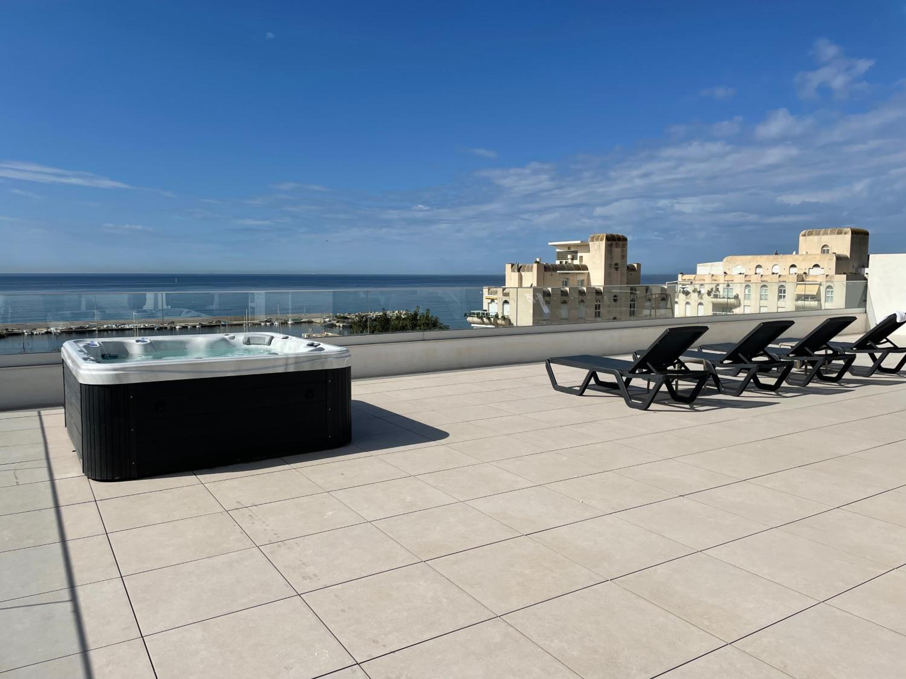 Penthouse Apartment - Photo 12