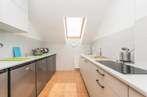 Double Room with Balcony - Photo 6