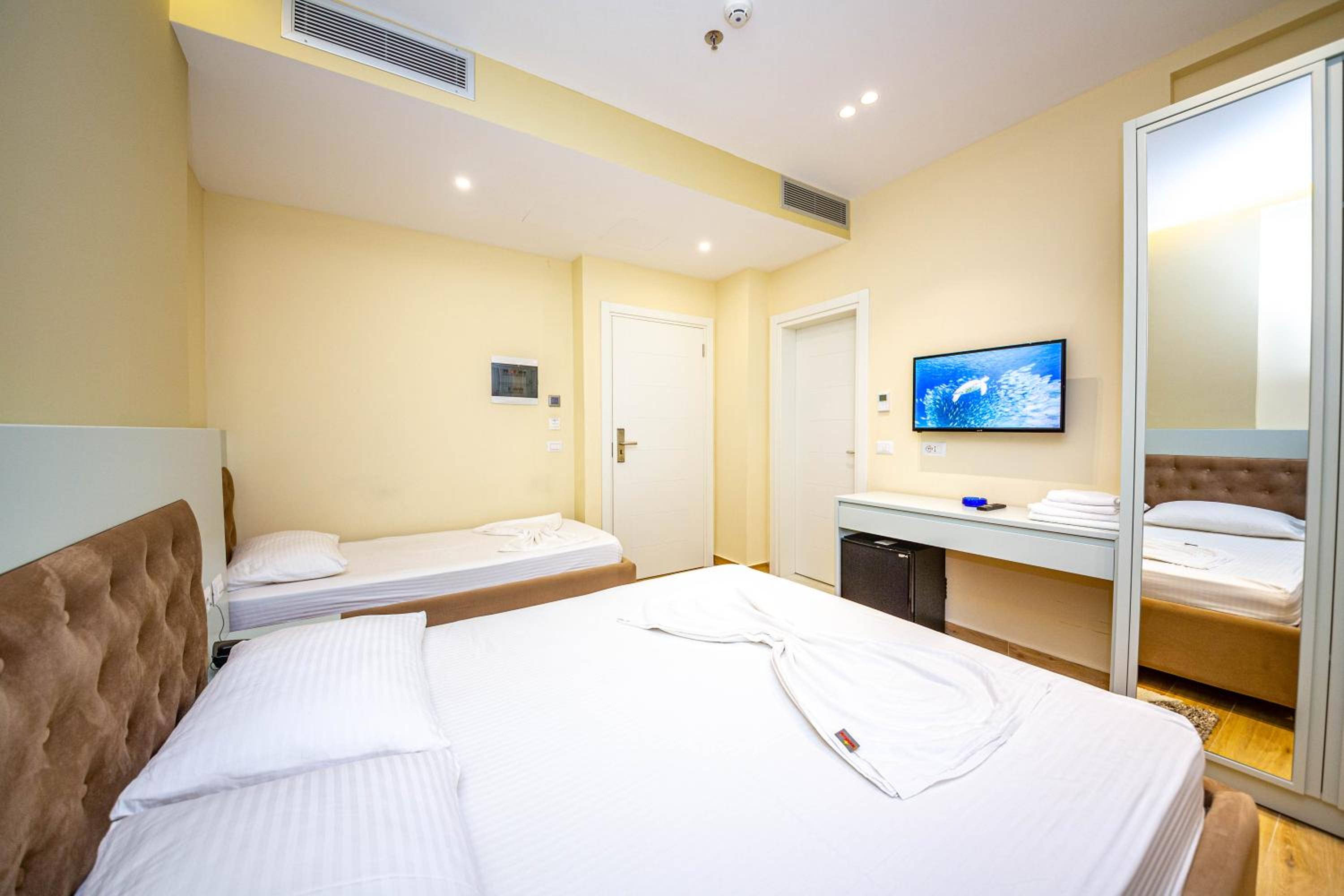 Triple Room photo 2