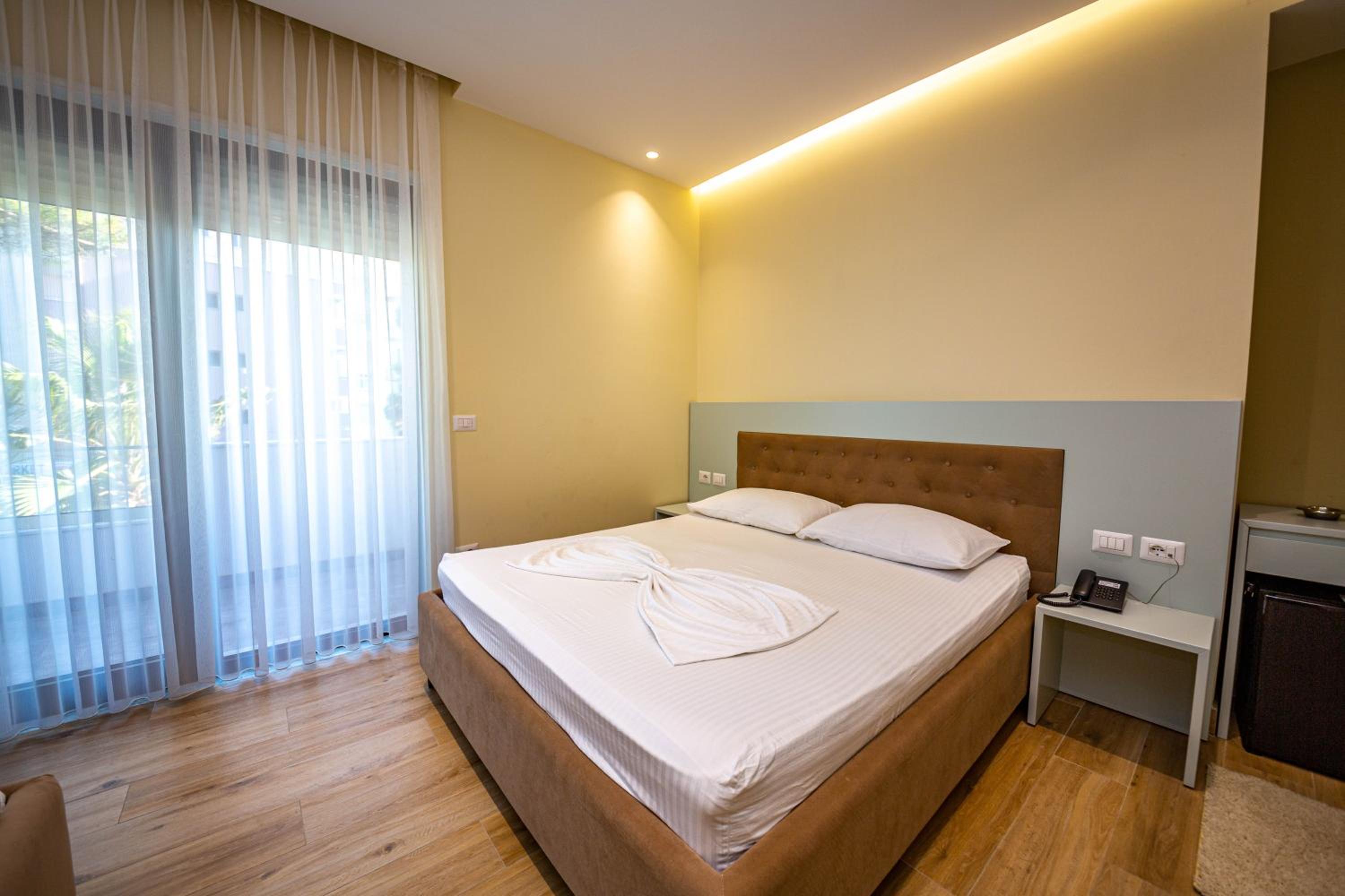 Triple Room with balcony and side Sea View photo 3