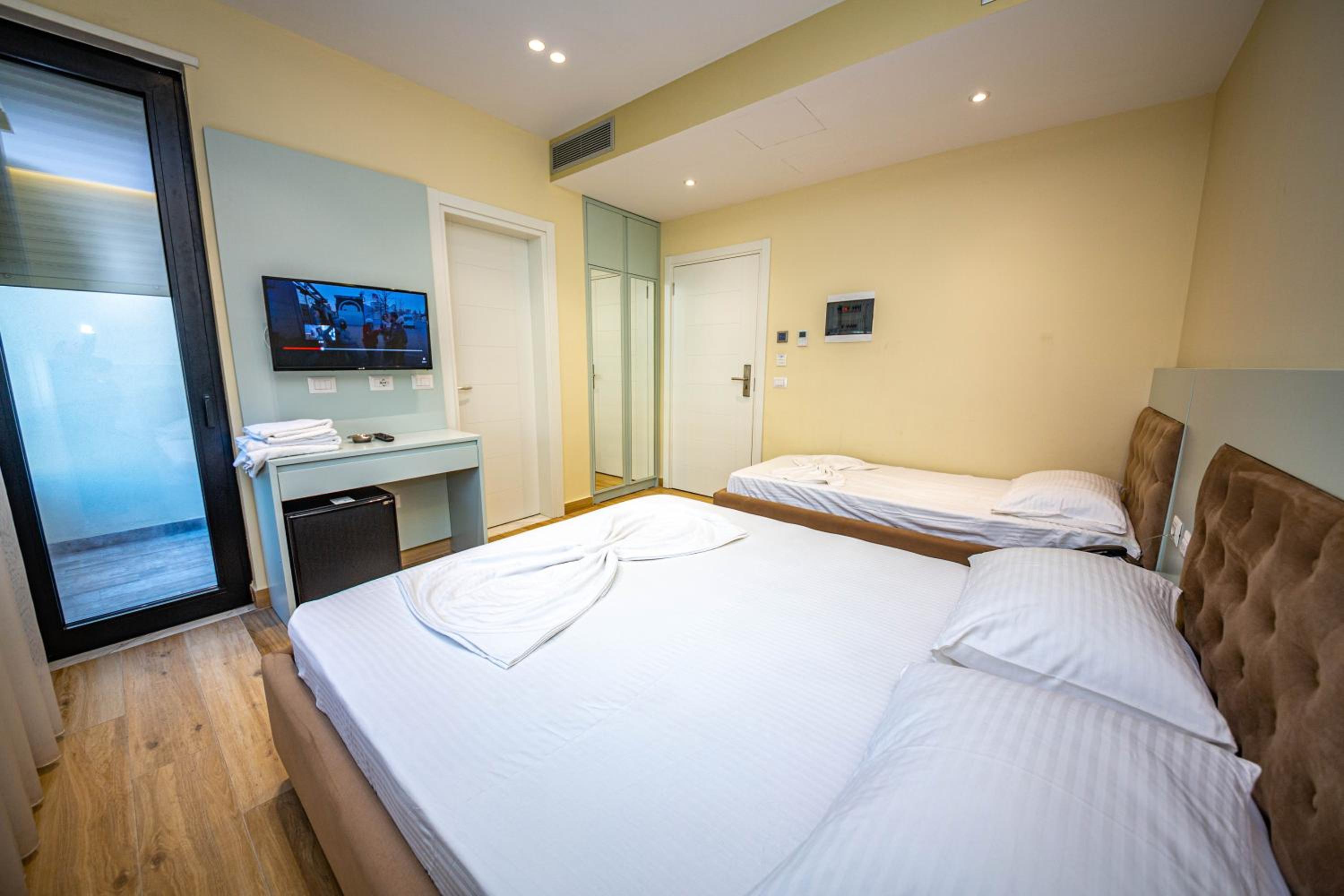 Triple Room with Balcony photo 3