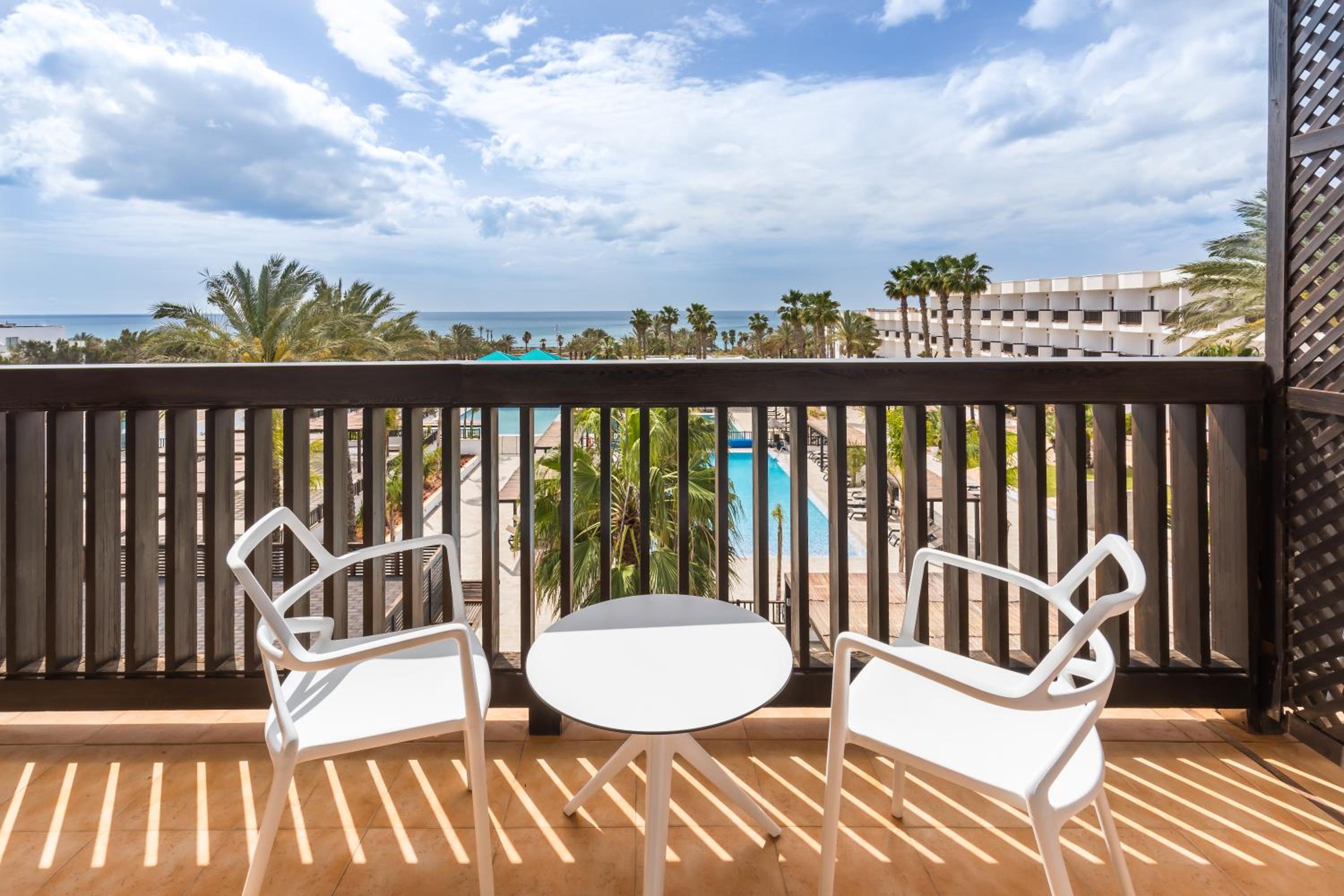 Superior Double Room with Sea View - Photo 2