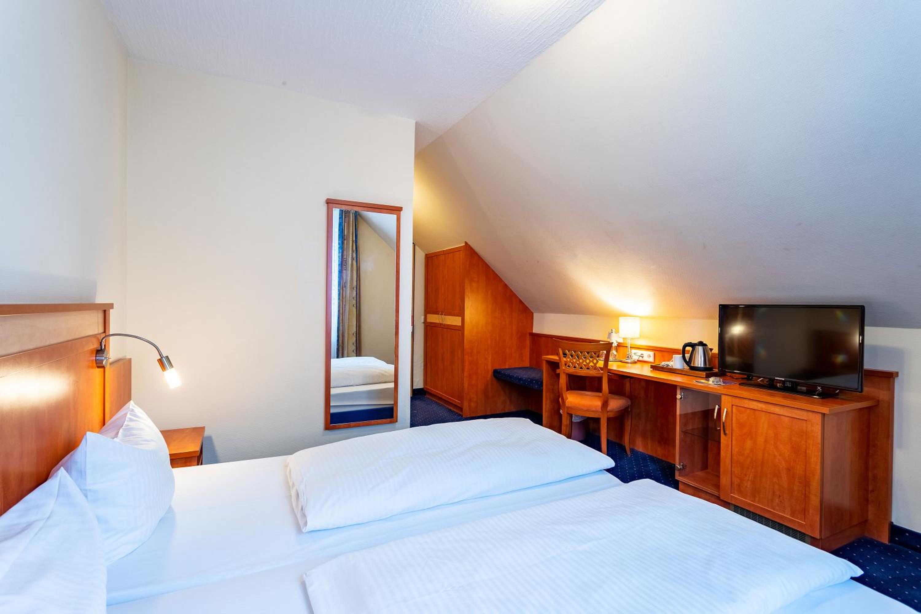 Comfort Double or Twin Room - Photo 9