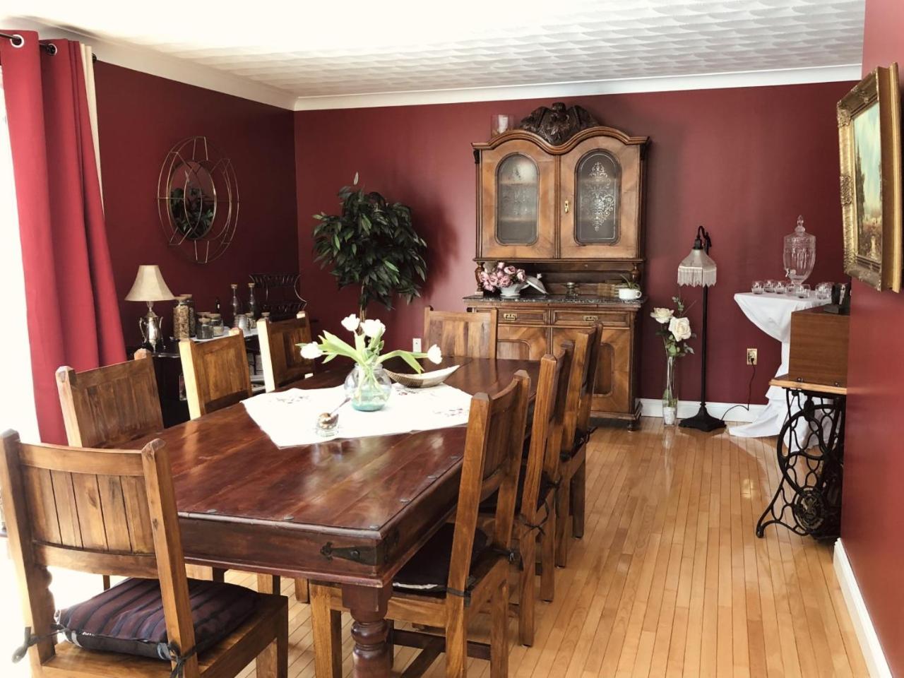 Queen Room photo 1