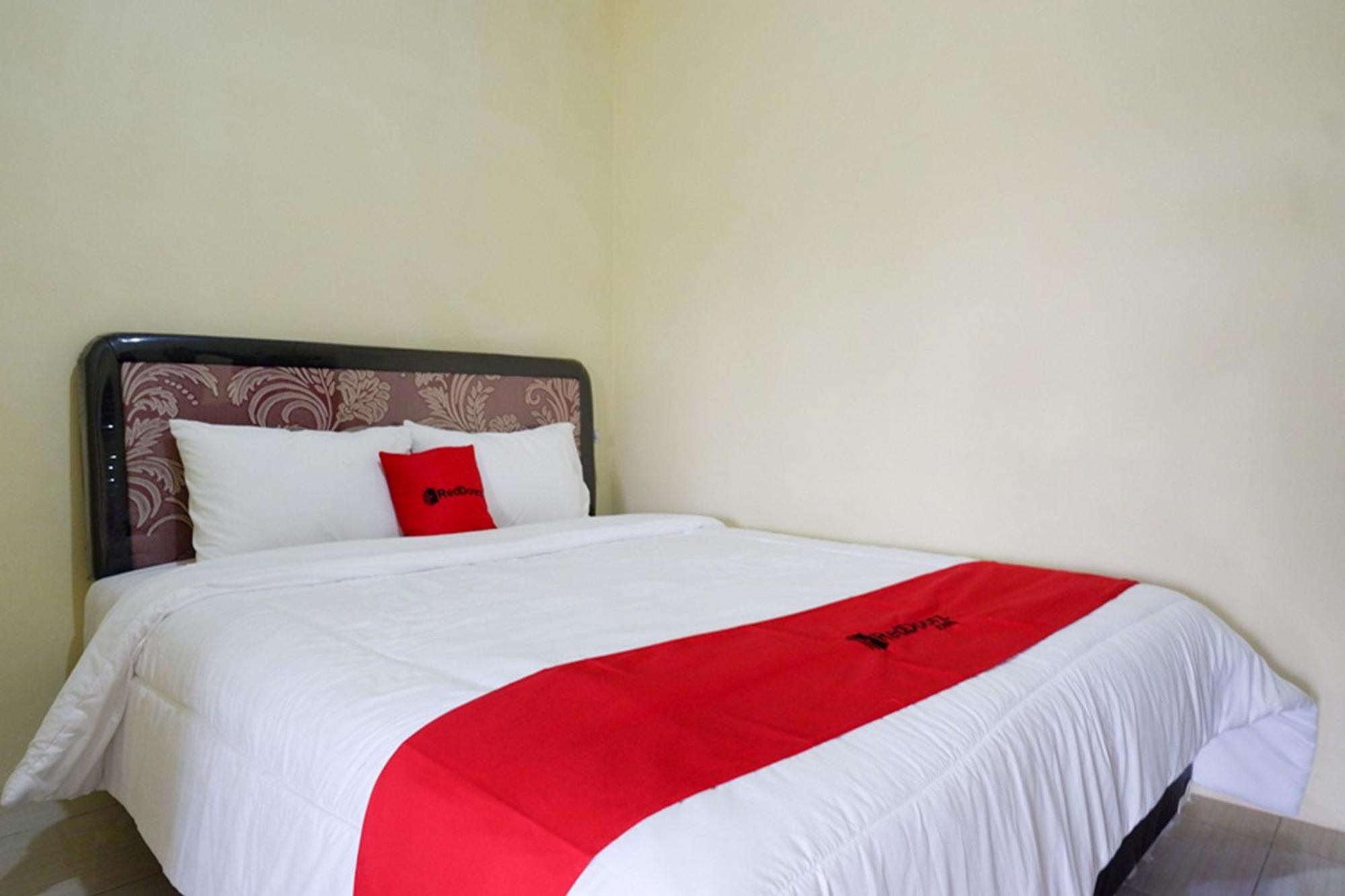 Standard Double Room - Photo 8